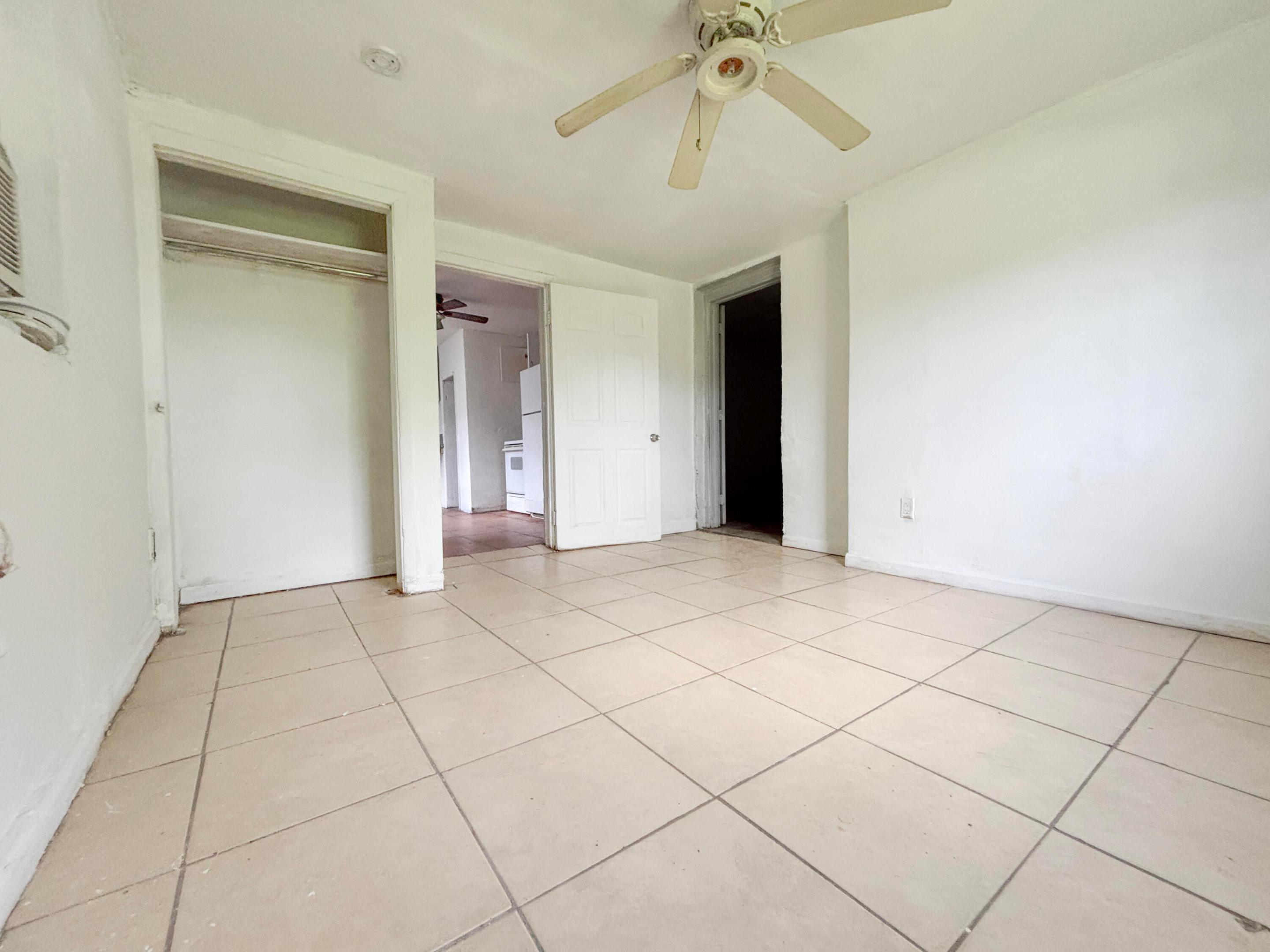 6142 Sw 40th Court Property Photo 4