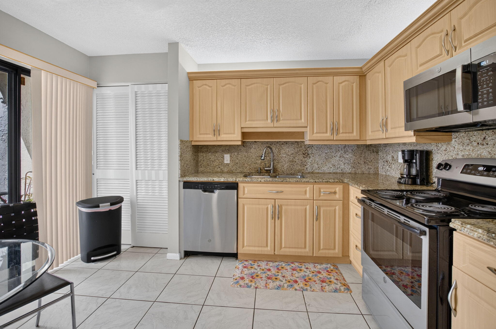 7473 Glendevon Lane 402 Property Photo 14