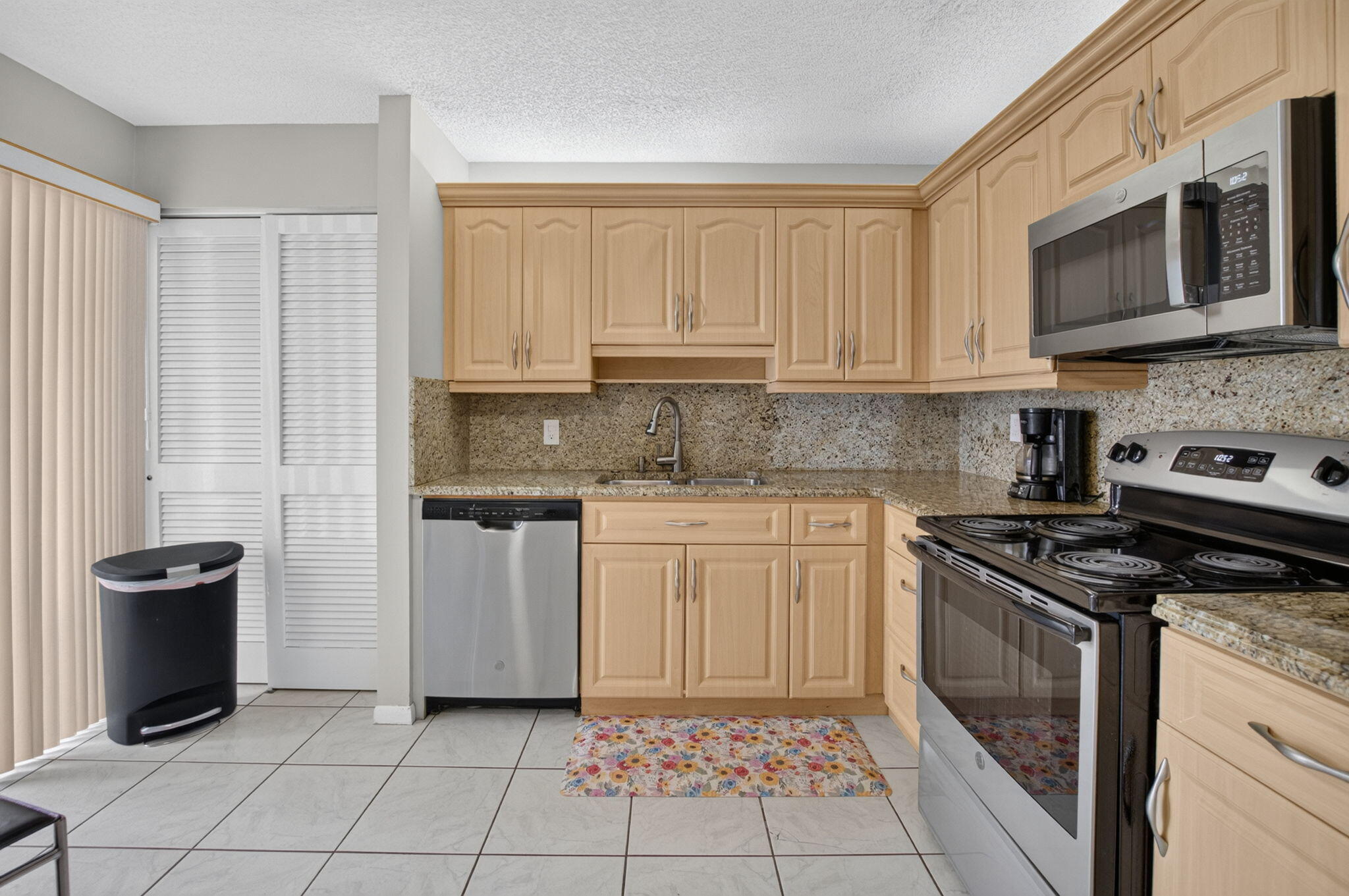 7473 Glendevon Lane 402 Property Photo 17