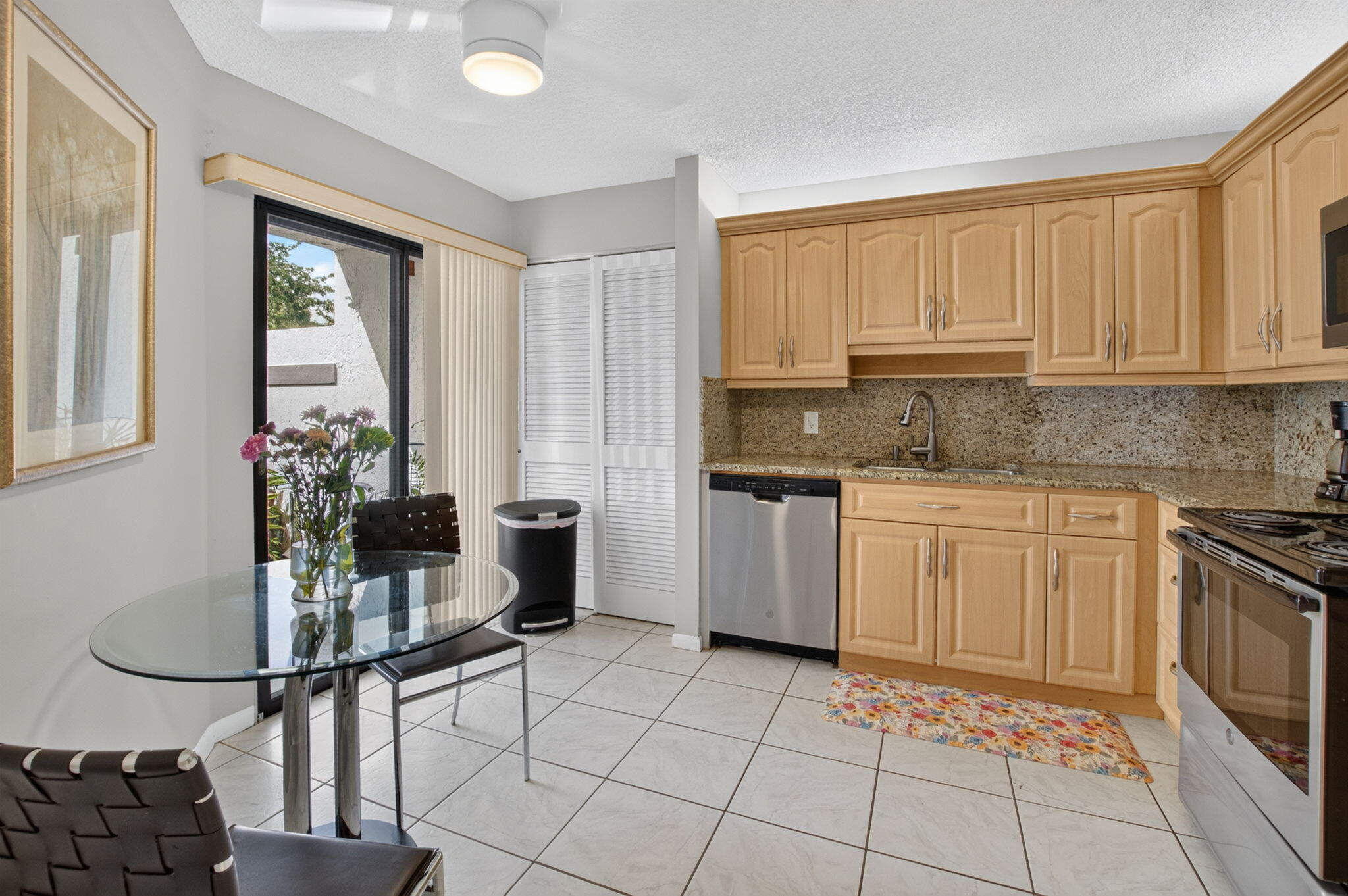 7473 Glendevon Lane 402 Property Photo 18