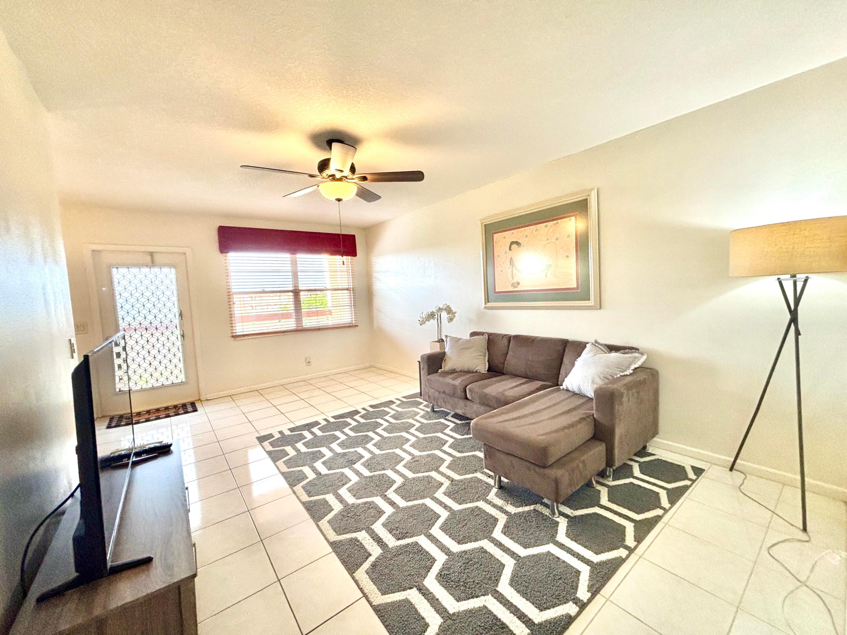 4032 Newcastle B Property Photo 6