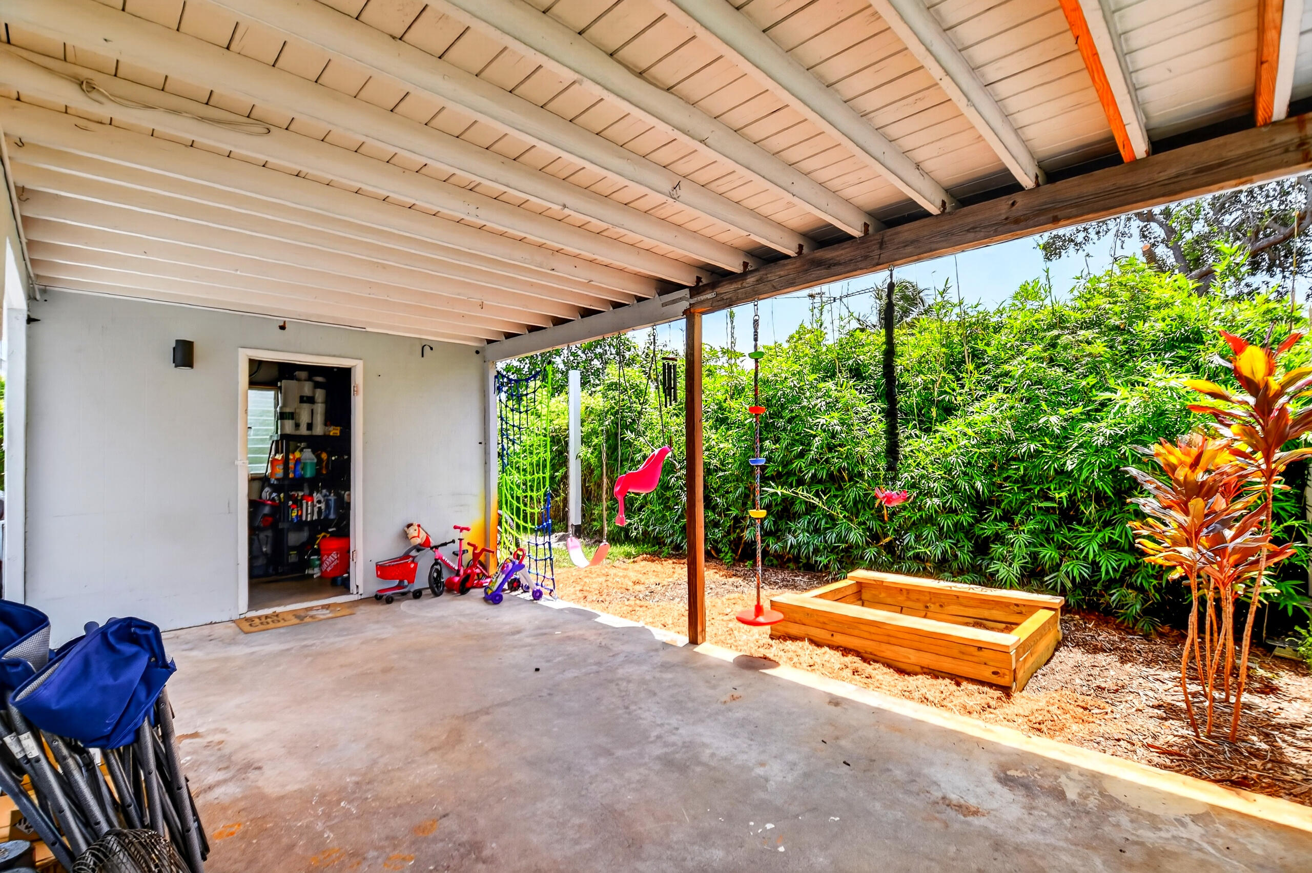 1446 W Perry Street Property Photo 39