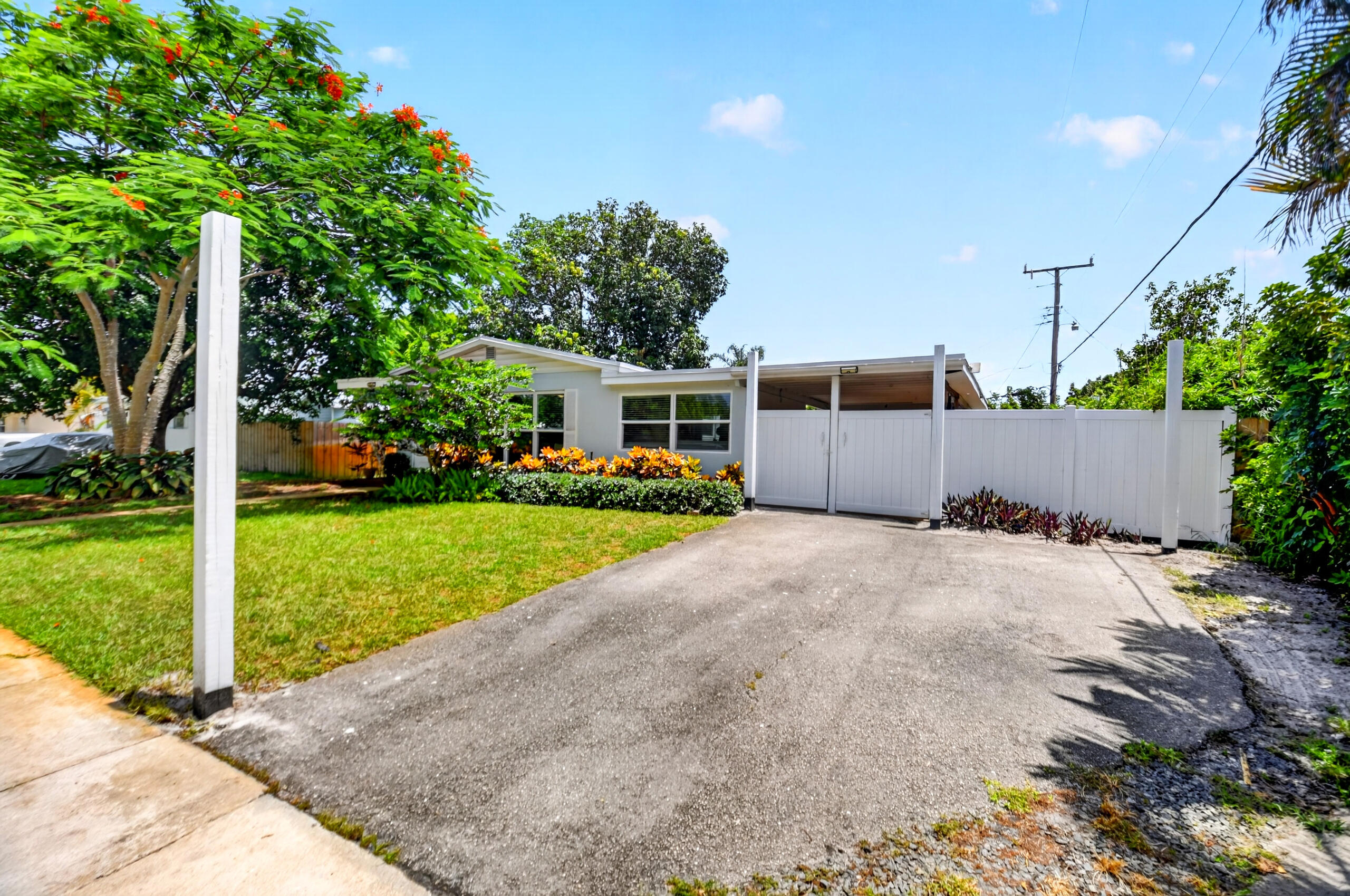 1446 W Perry Street Property Photo 41