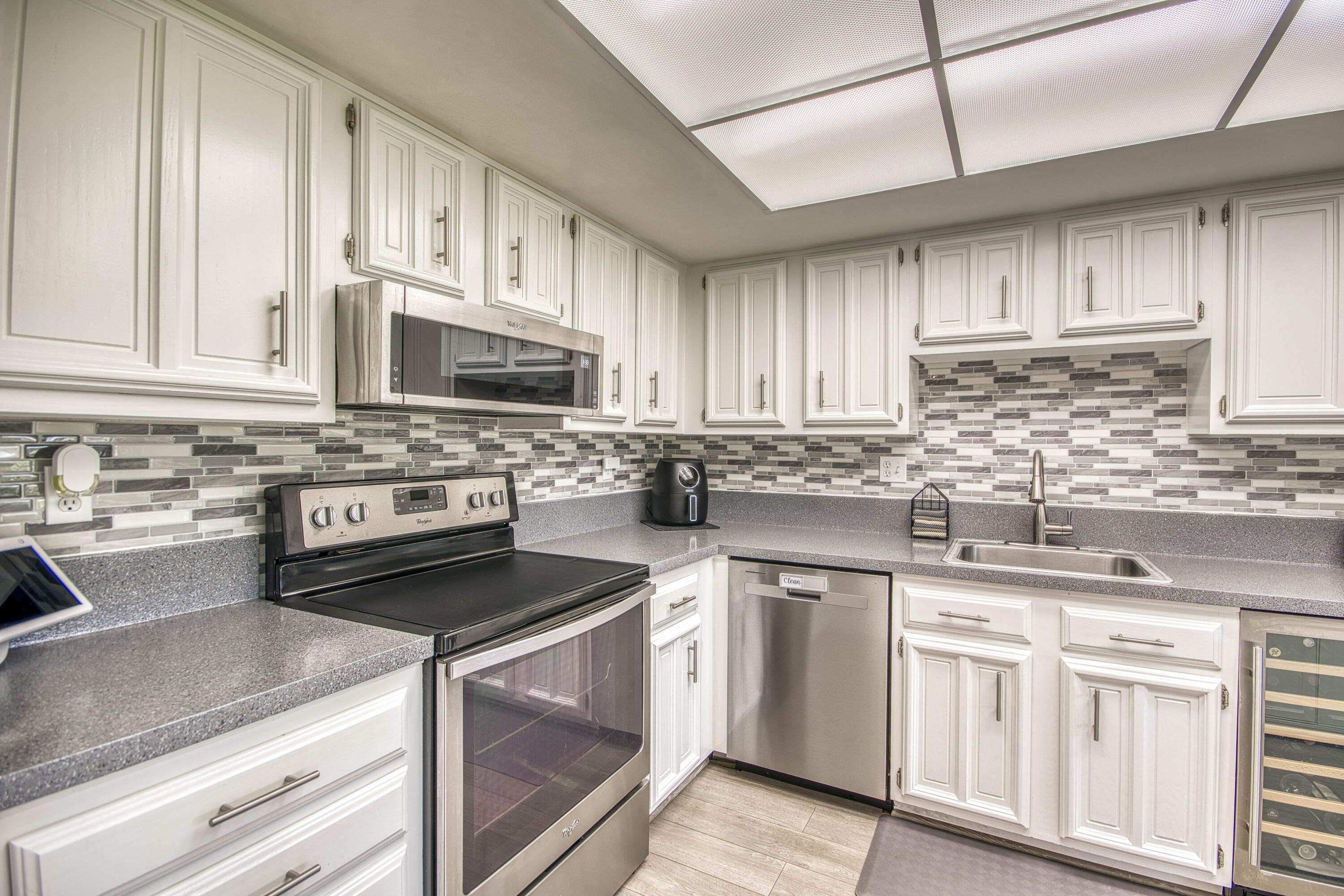 5350 Woodland Lakes Drive 311 Property Photo 13