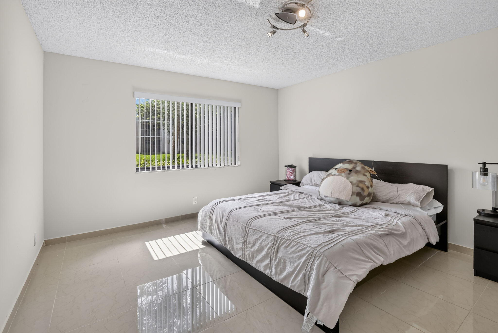 410 Lakeview Drive 103 Property Photo 18