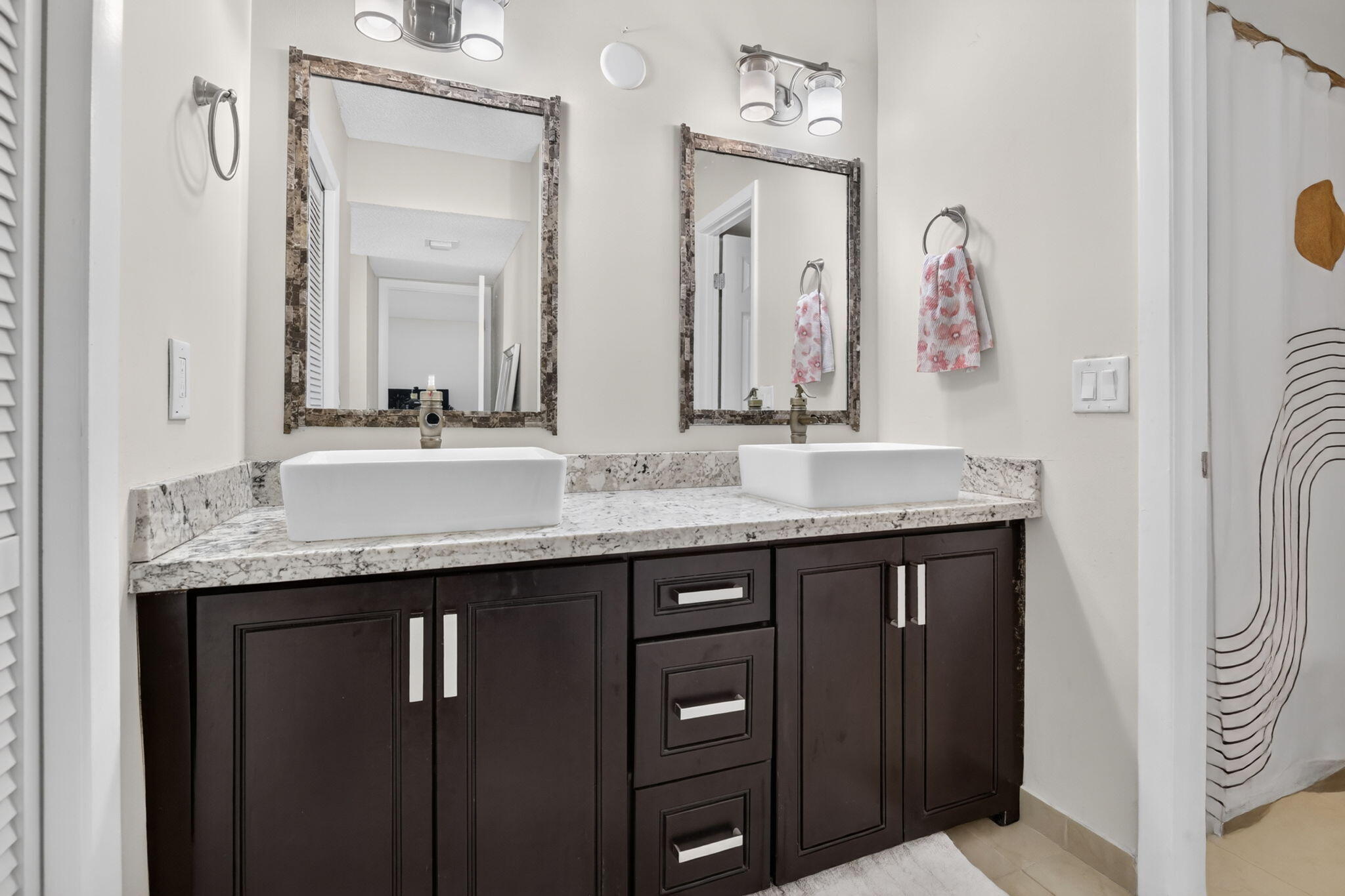 410 Lakeview Drive 103 Property Photo 22