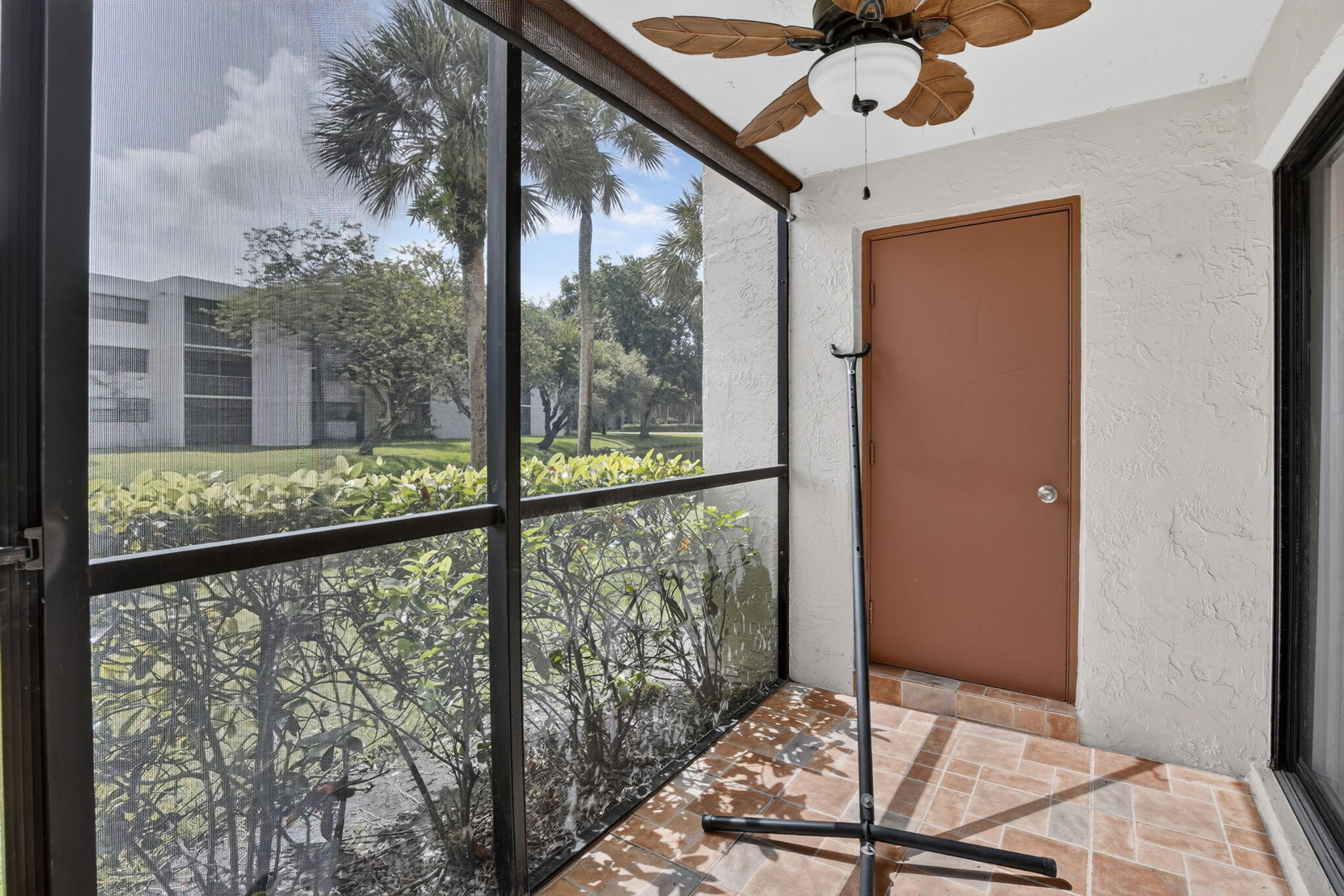 410 Lakeview Drive 103 Property Photo 29