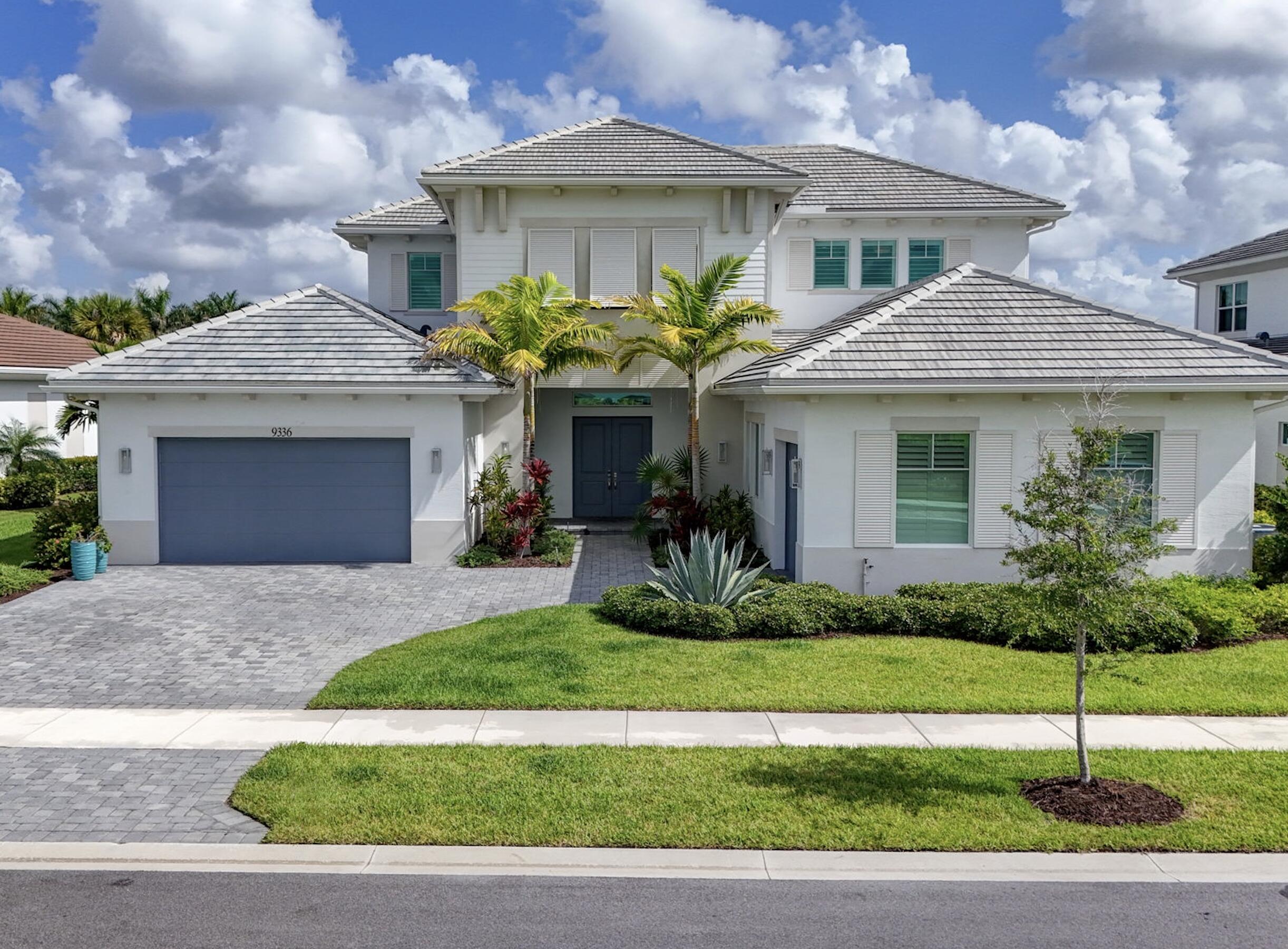9336 Coral Isles Circle Property Photo 1