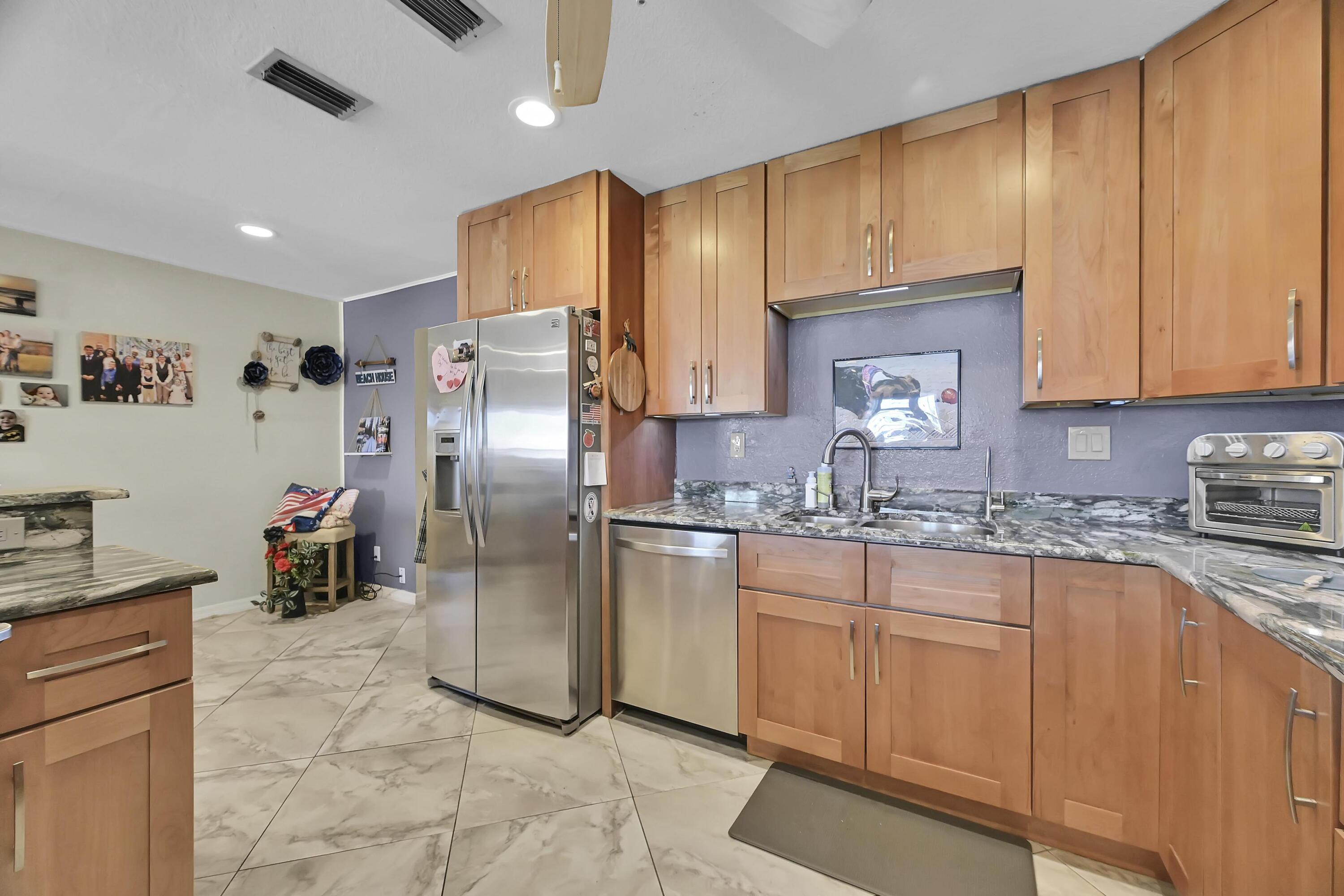 6002 Indrio Road K2 Property Photo 8