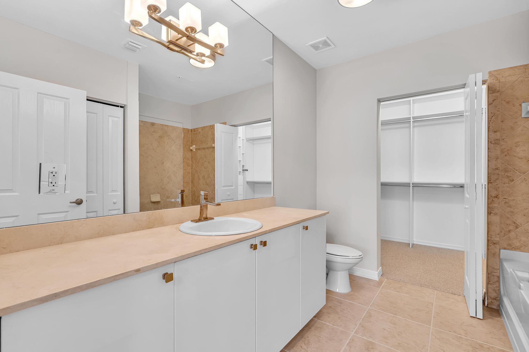 600 S Dixie Highway 439 Property Photo 30
