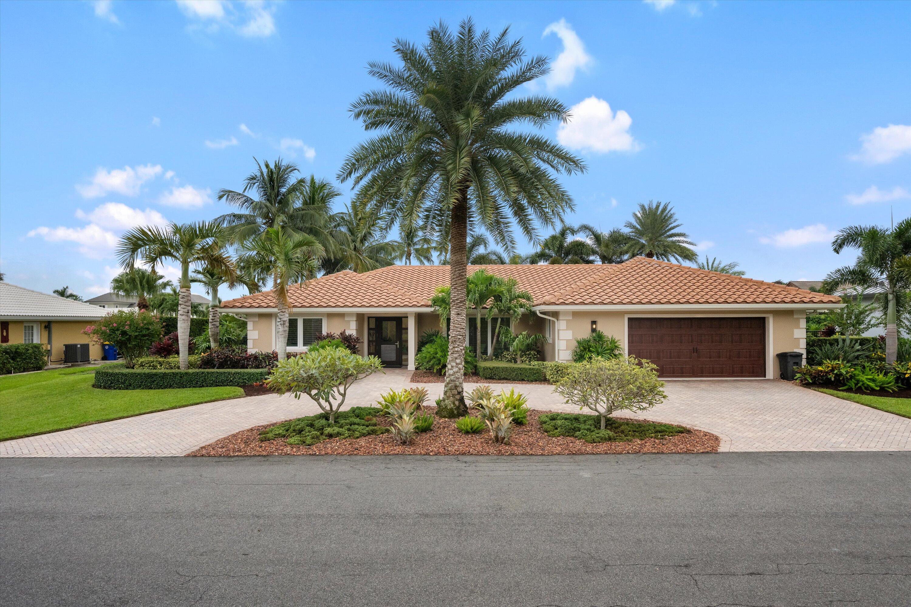 8884 Se Pelican Island Way Property Photo 1