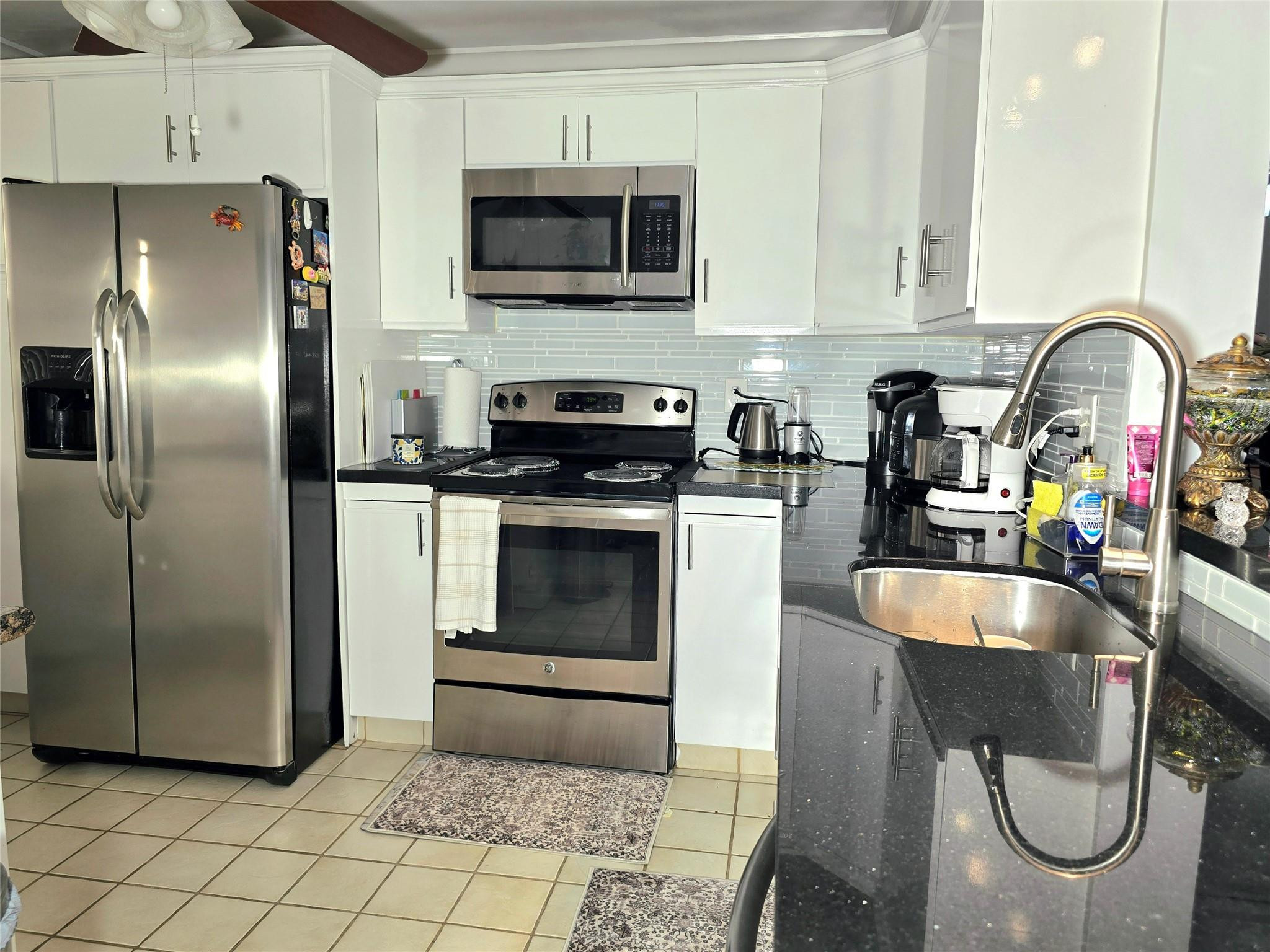 2002 Granada Drive K3 Property Photo 6