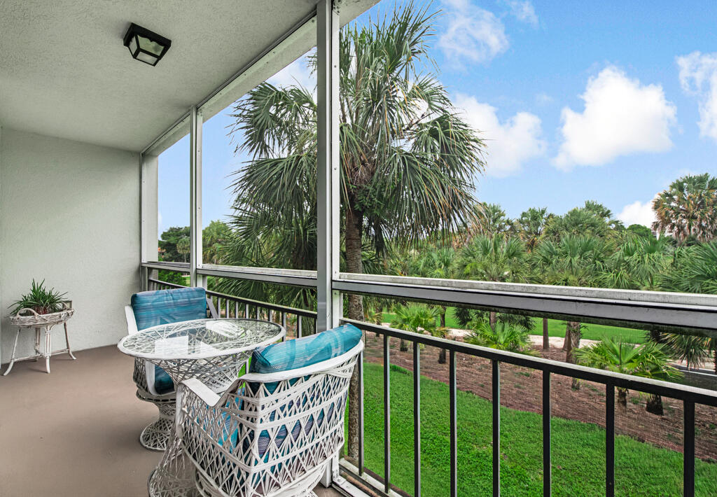 6169 Balboa Circle Unit 302 Property Photo 5