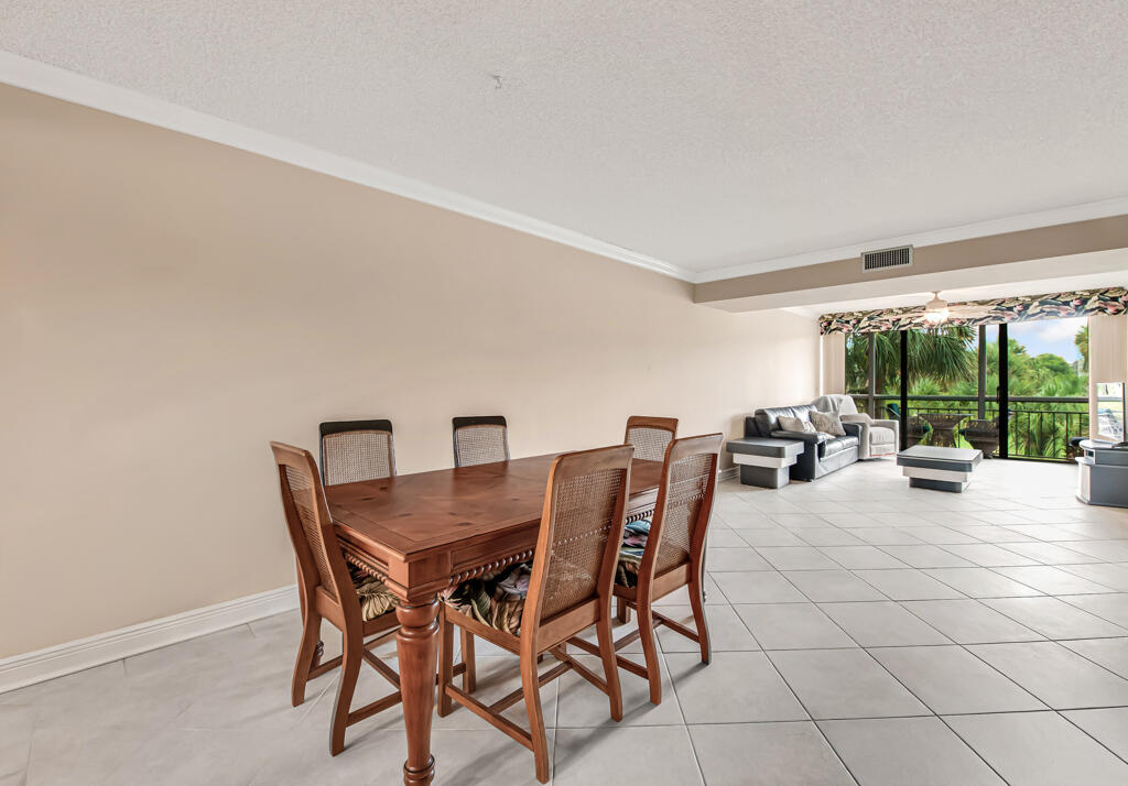6169 Balboa Circle Unit 302 Property Photo 10