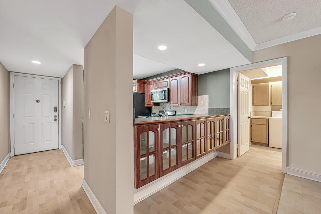 6169 Balboa Circle Unit 302 Property Photo 14