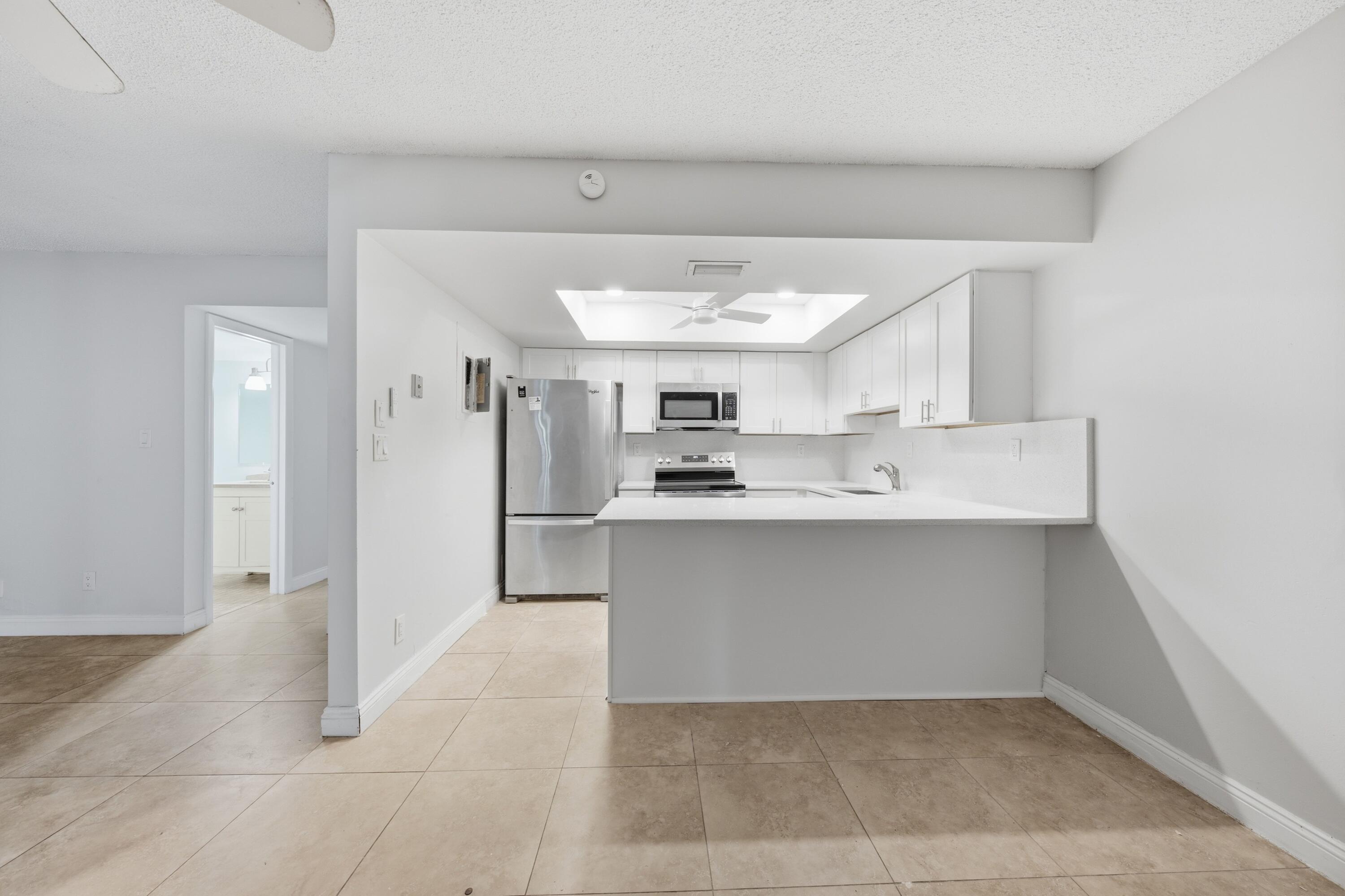 52 Canterbury Lane Property Photo 3