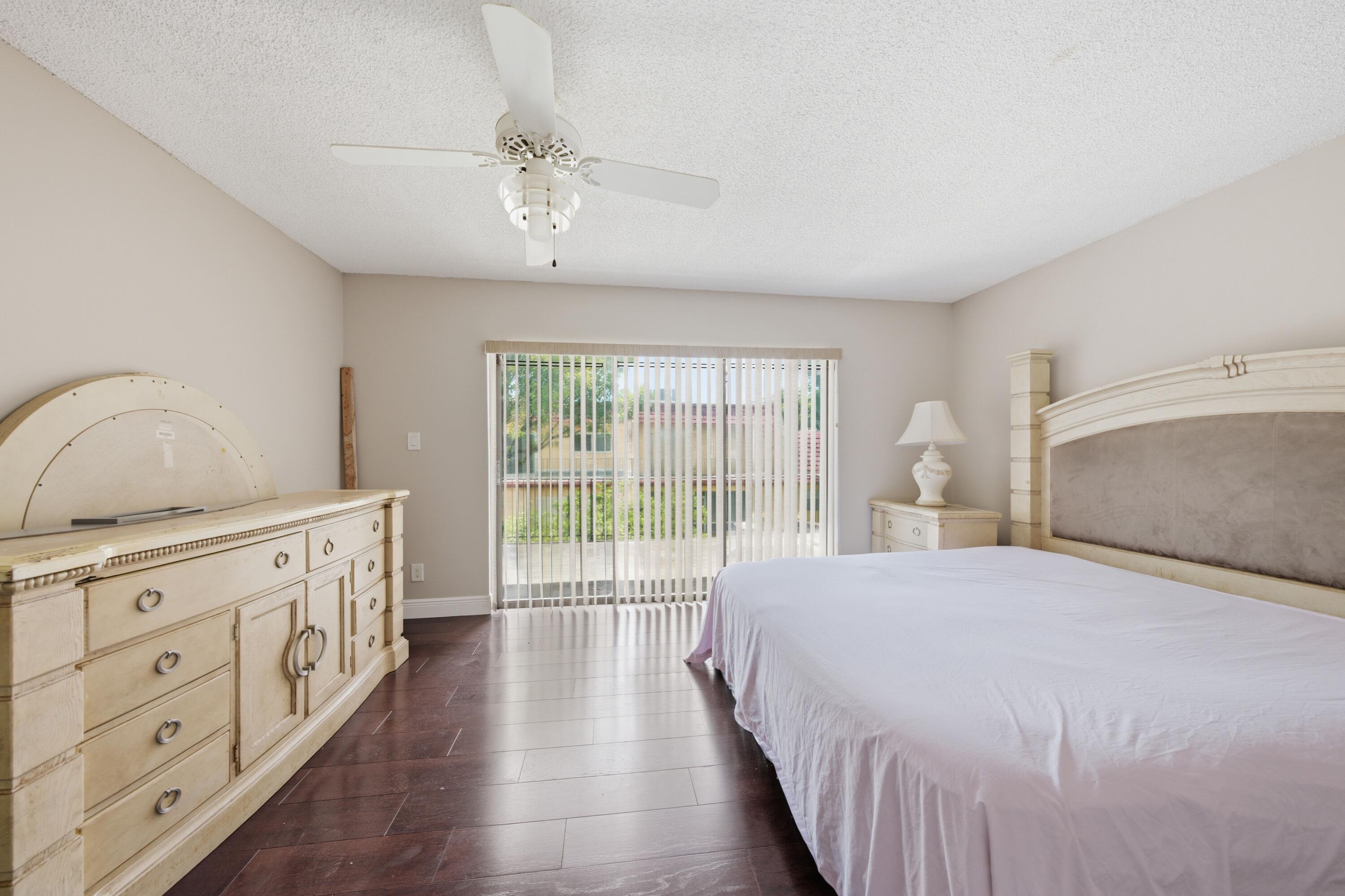 52 Canterbury Lane Property Photo 14