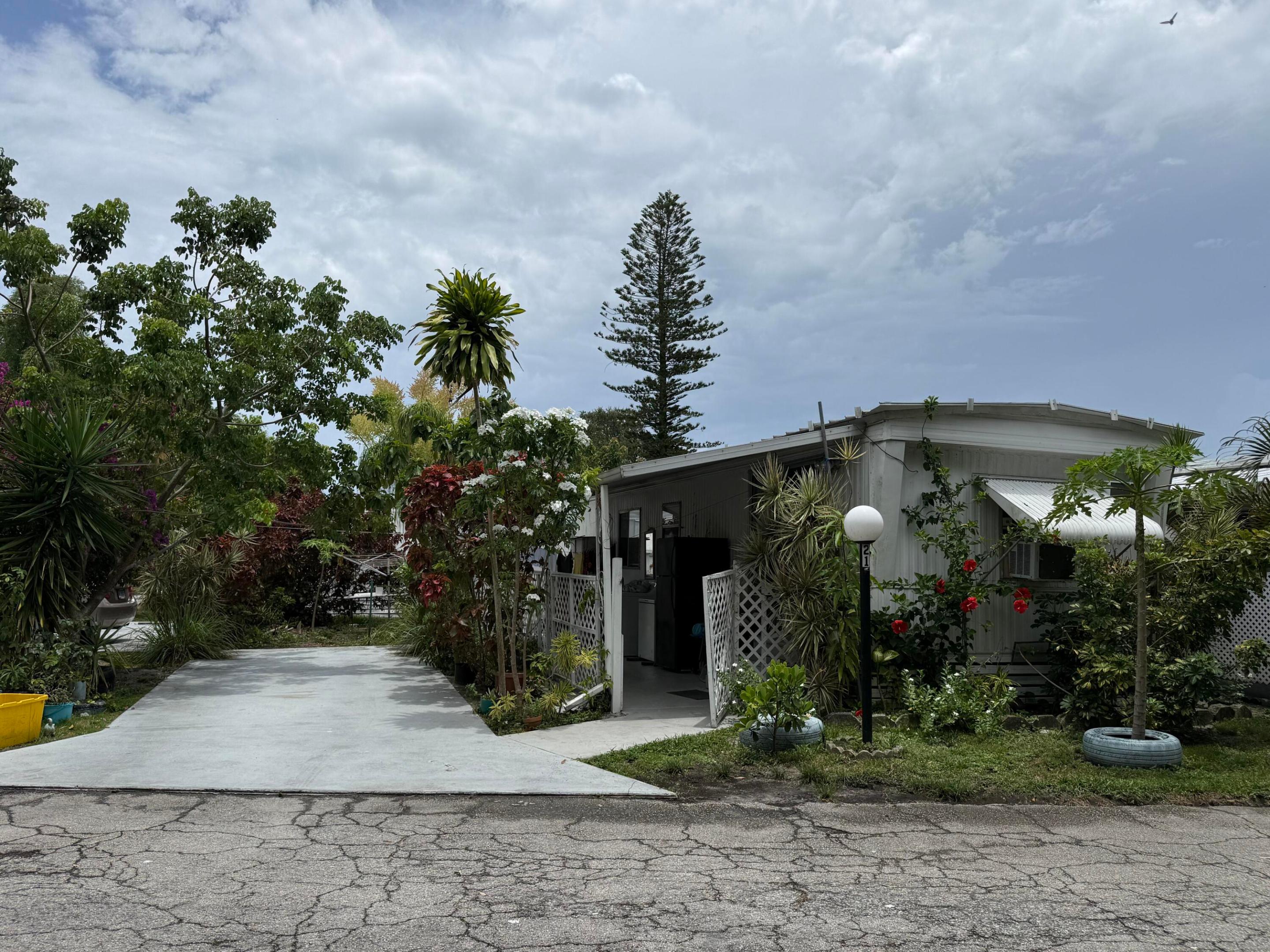 21 Palm Drive 21 Property Photo 1