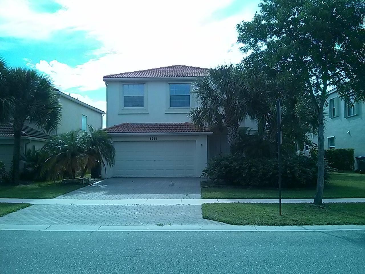 8961 Alexandra Circle Property Photo 2