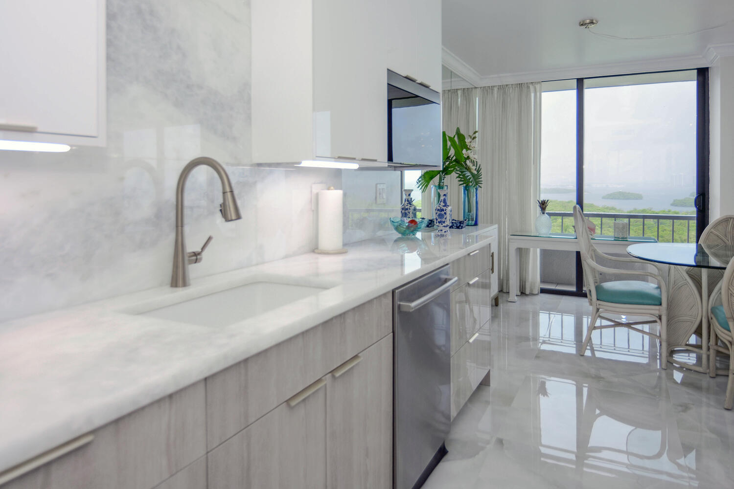 5540 N Ocean Drive 8c Property Photo 6