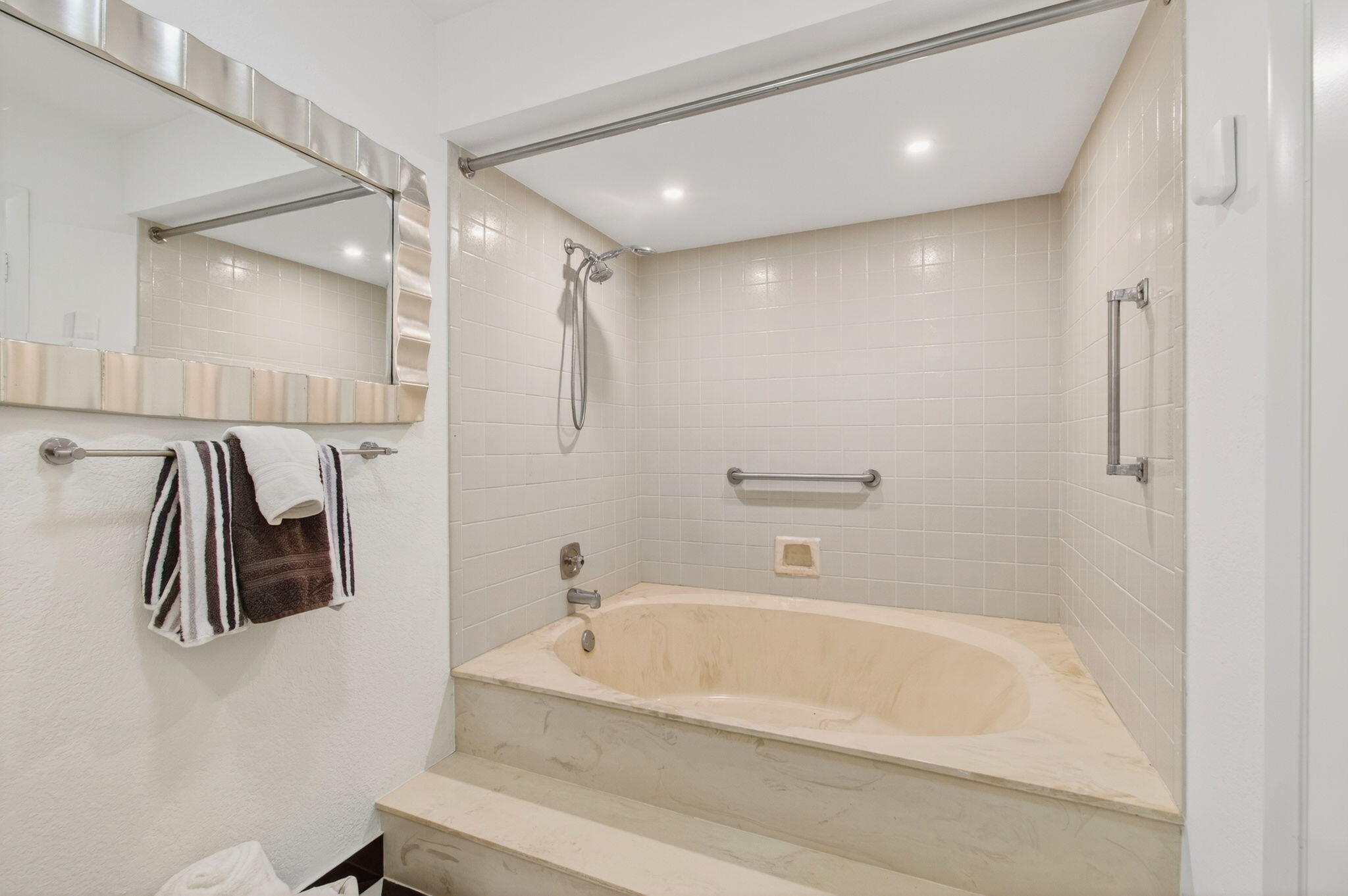 6105 Via Laguna Lane Property Photo 36
