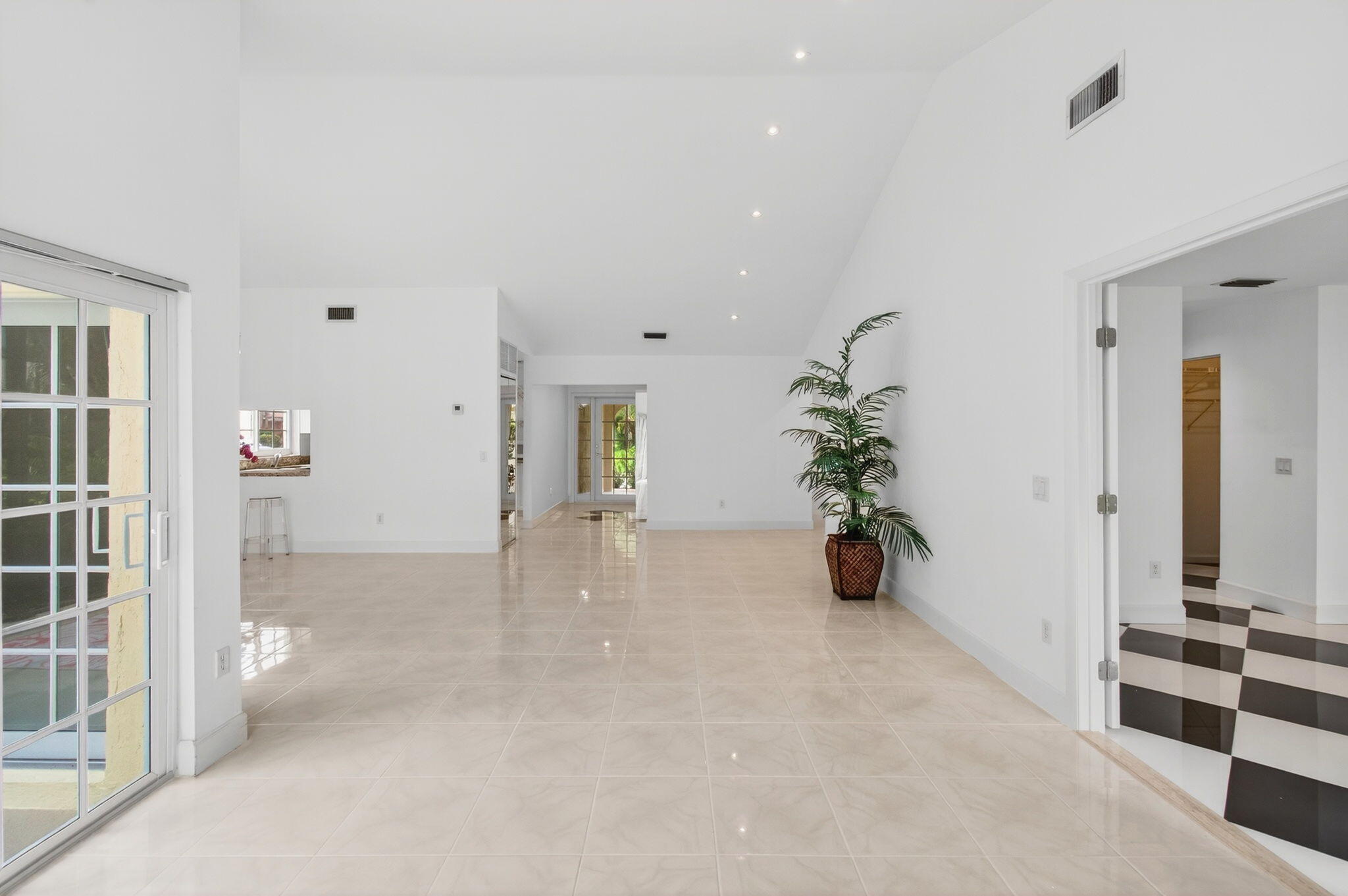 6105 Via Laguna Lane Property Photo 38