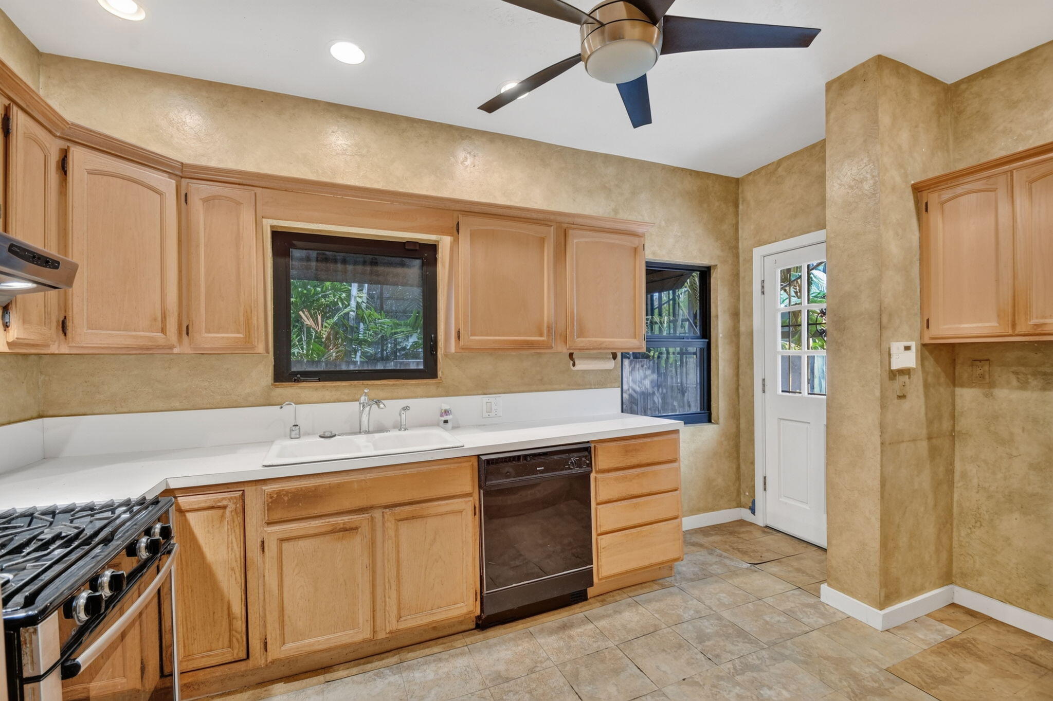 109 George Bush Boulevard Property Photo 11