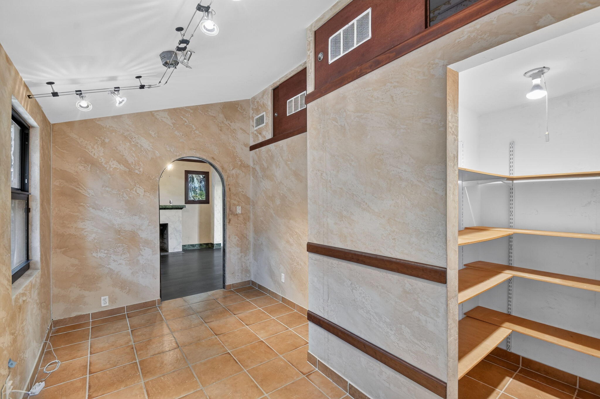 109 George Bush Boulevard Property Photo 29
