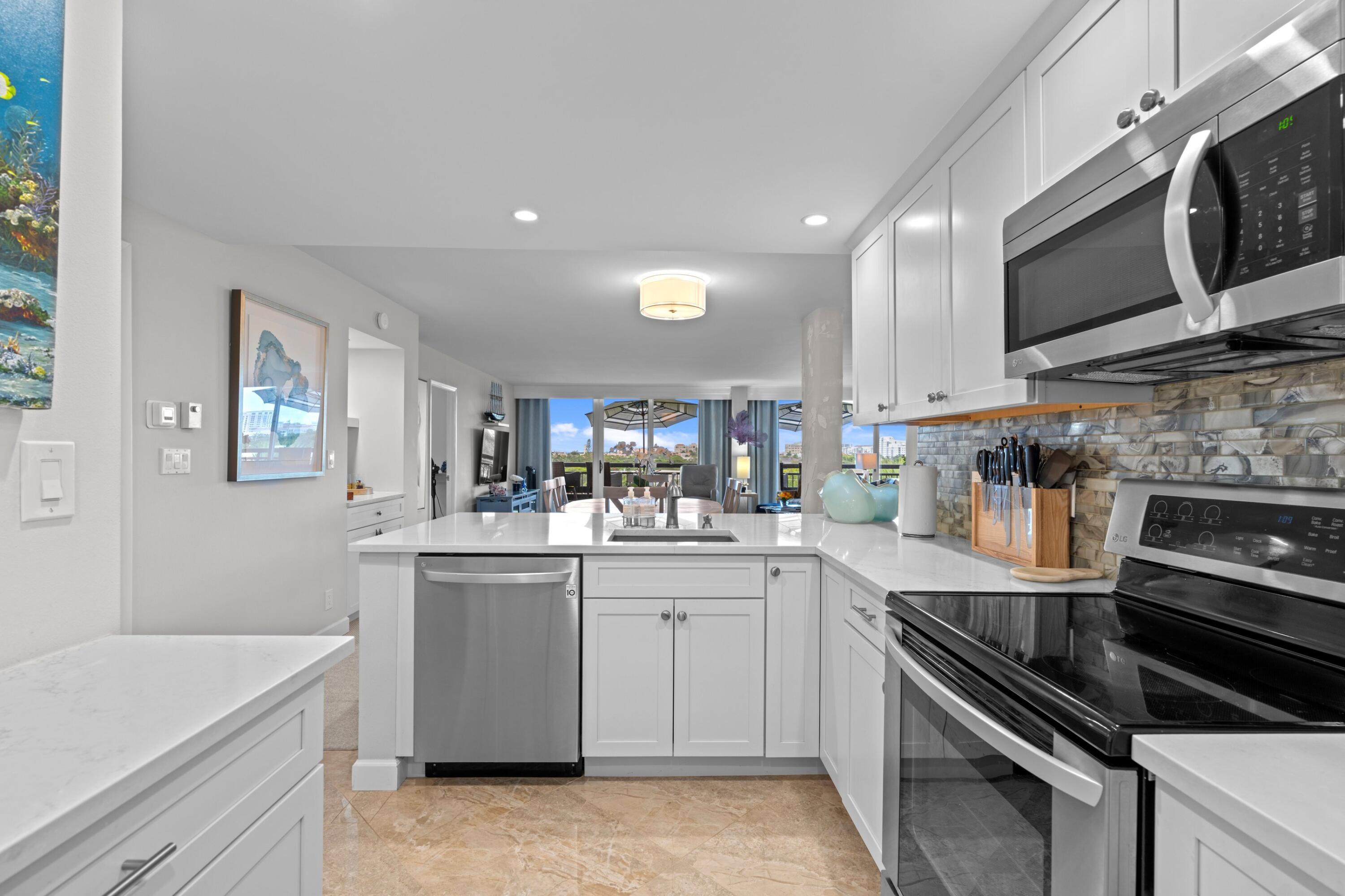 555 Nw 4th Avenue Apt 501 Property Photo 17