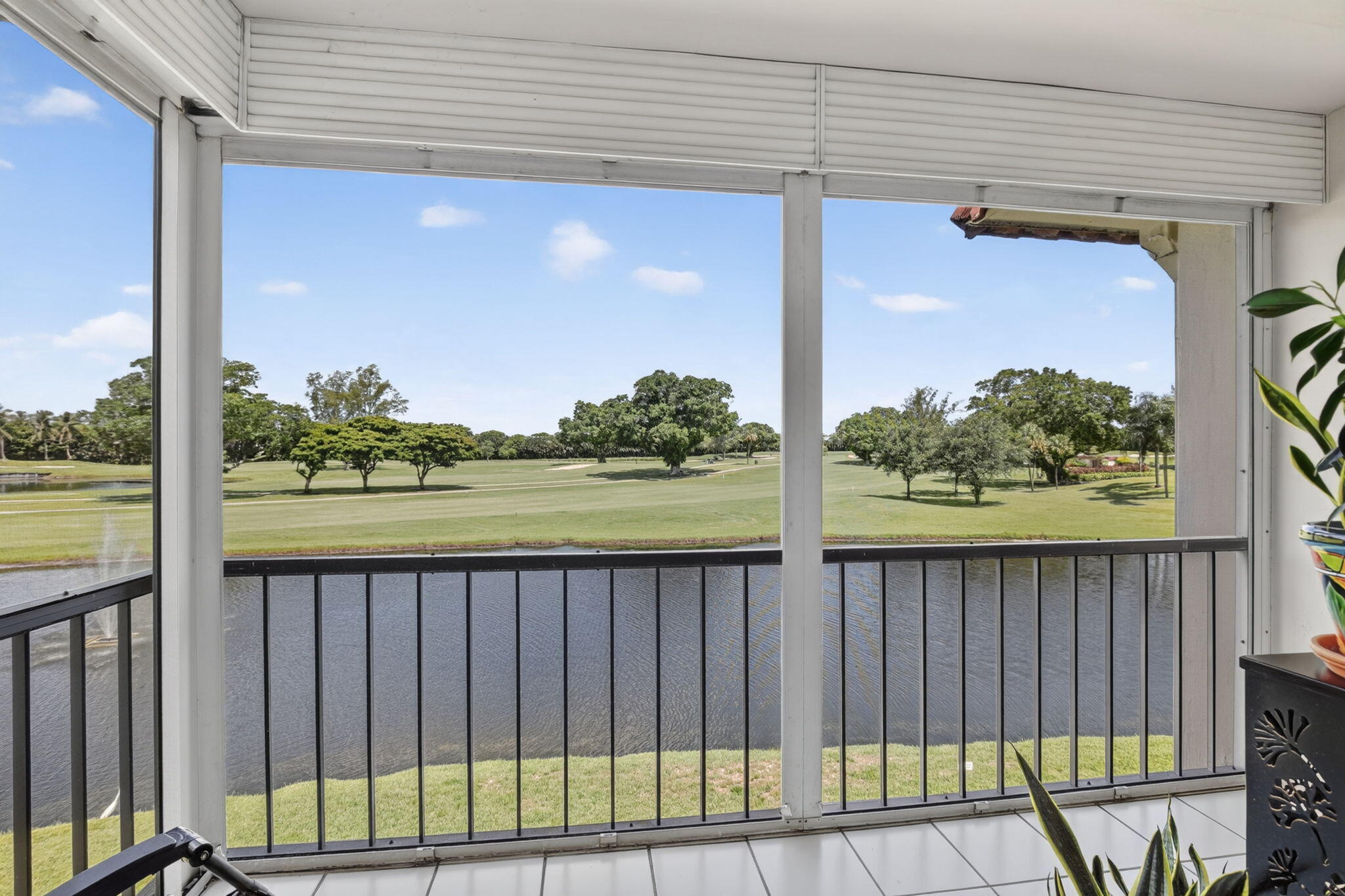 9923 S Hollybrook Lake Drive 305 Property Photo 1