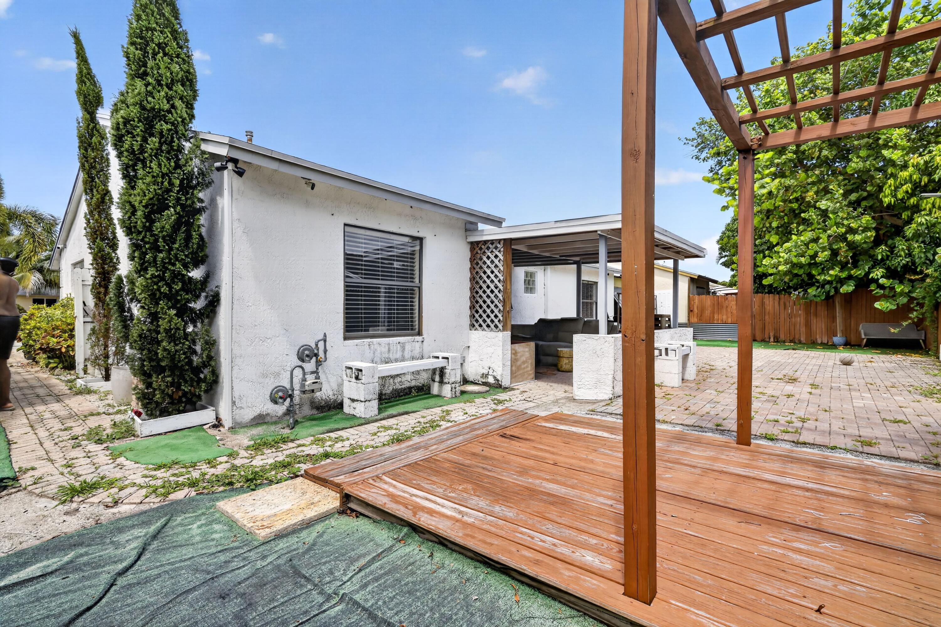 5639 Ithaca Circle E Property Photo 6