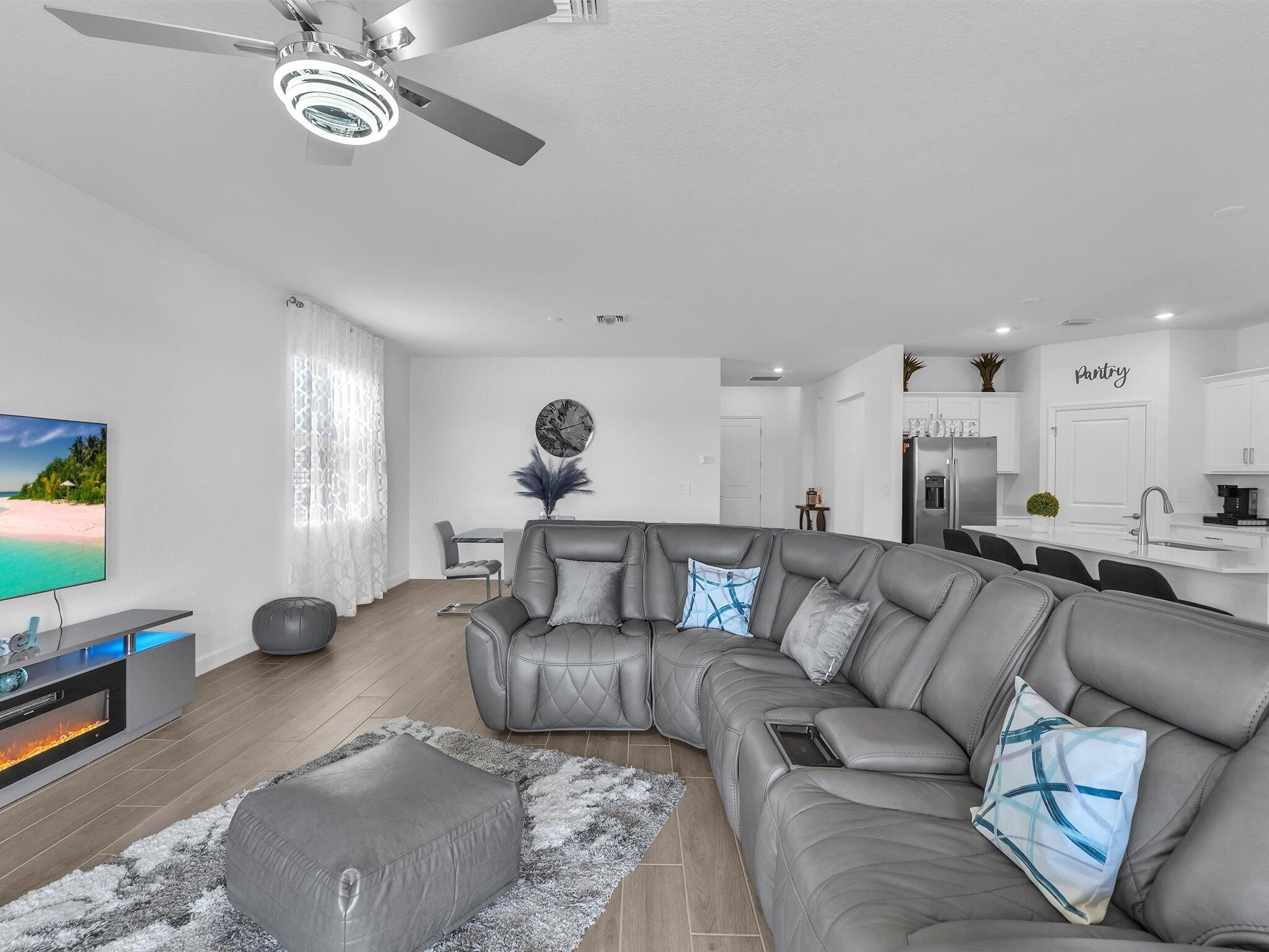 7961 Lakes Edge Lane Property Photo 42