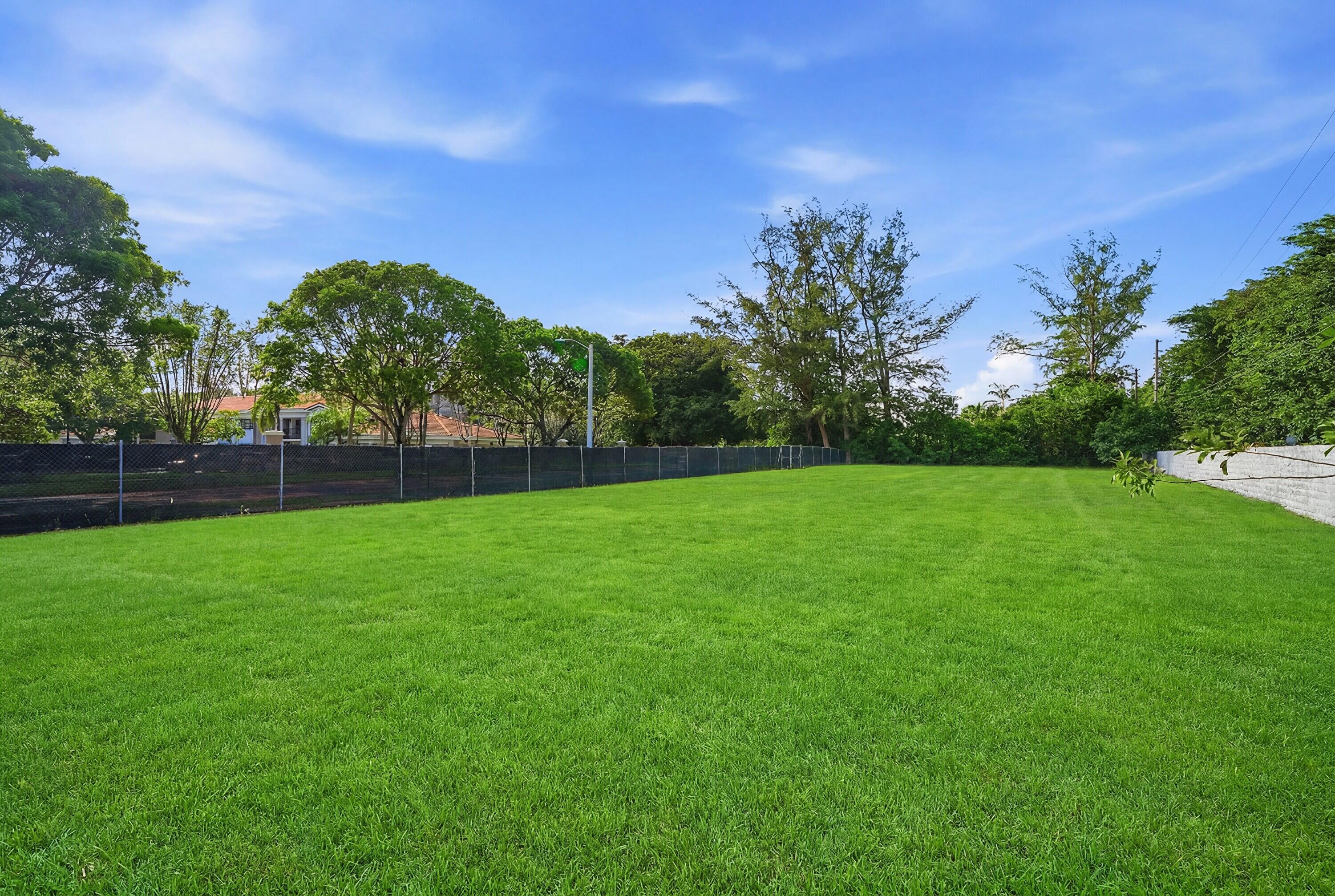 1800 N Sherman Circle Property Photo 6
