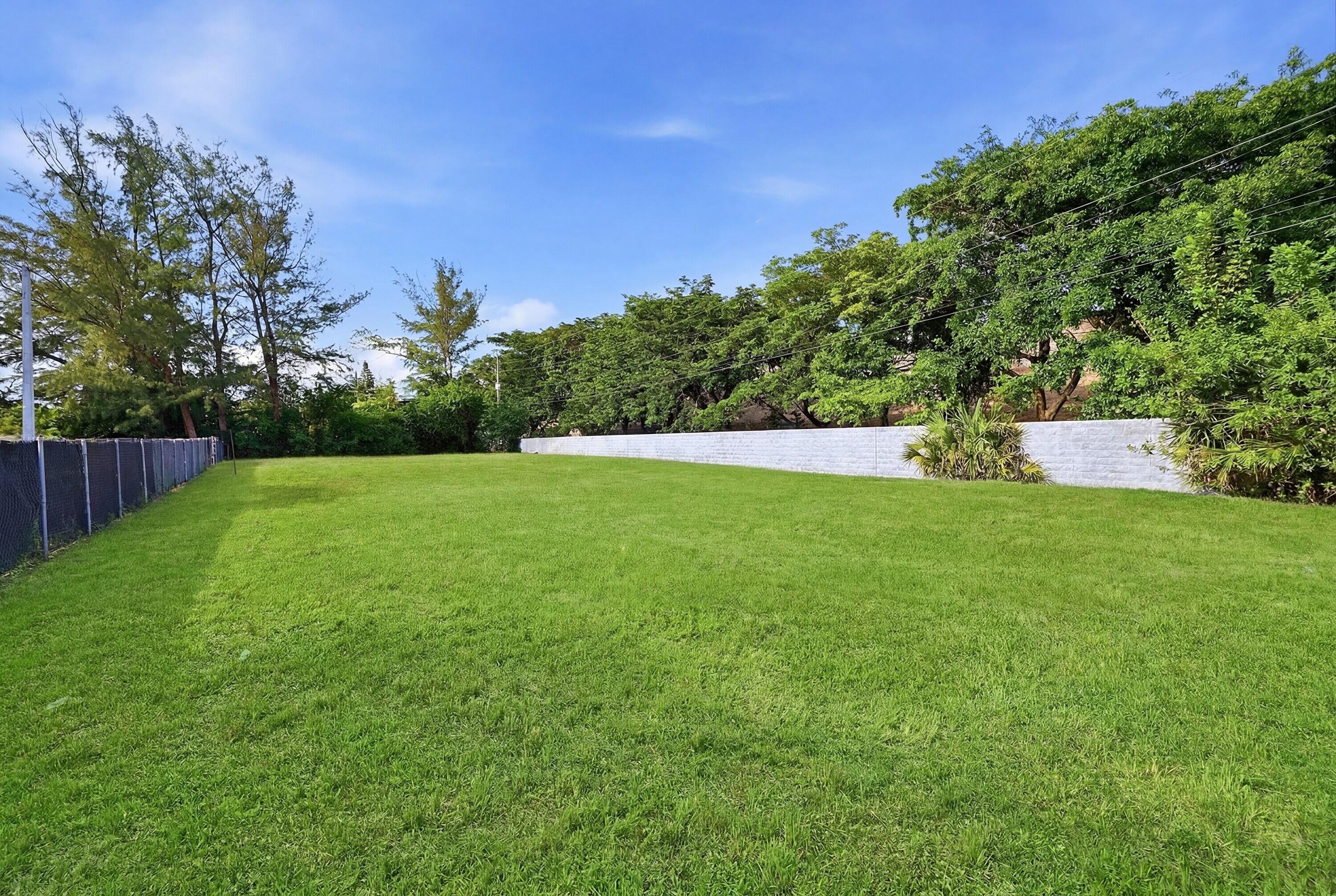 1800 N Sherman Circle Property Photo 8