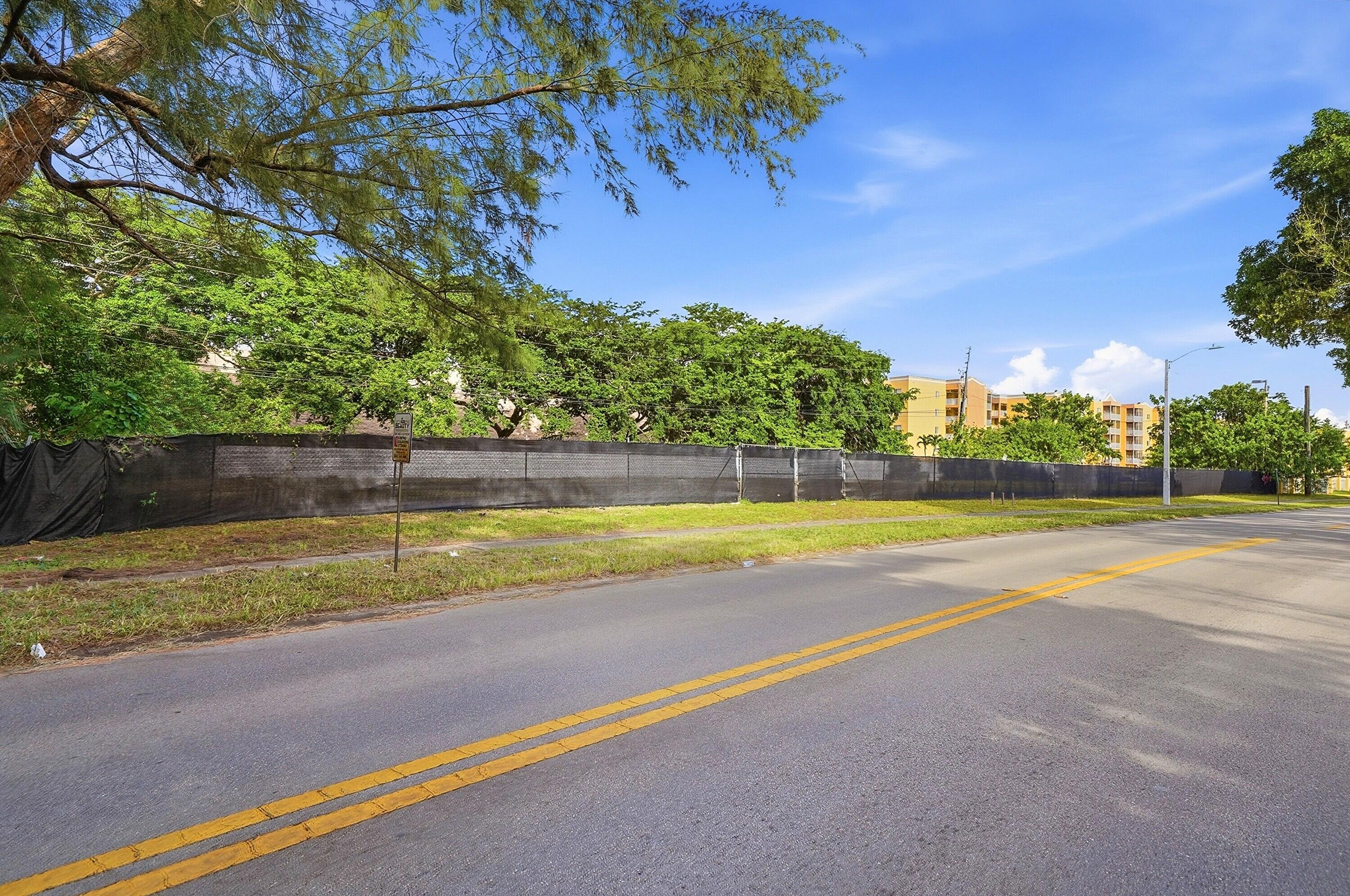 1800 N Sherman Circle Property Photo 11