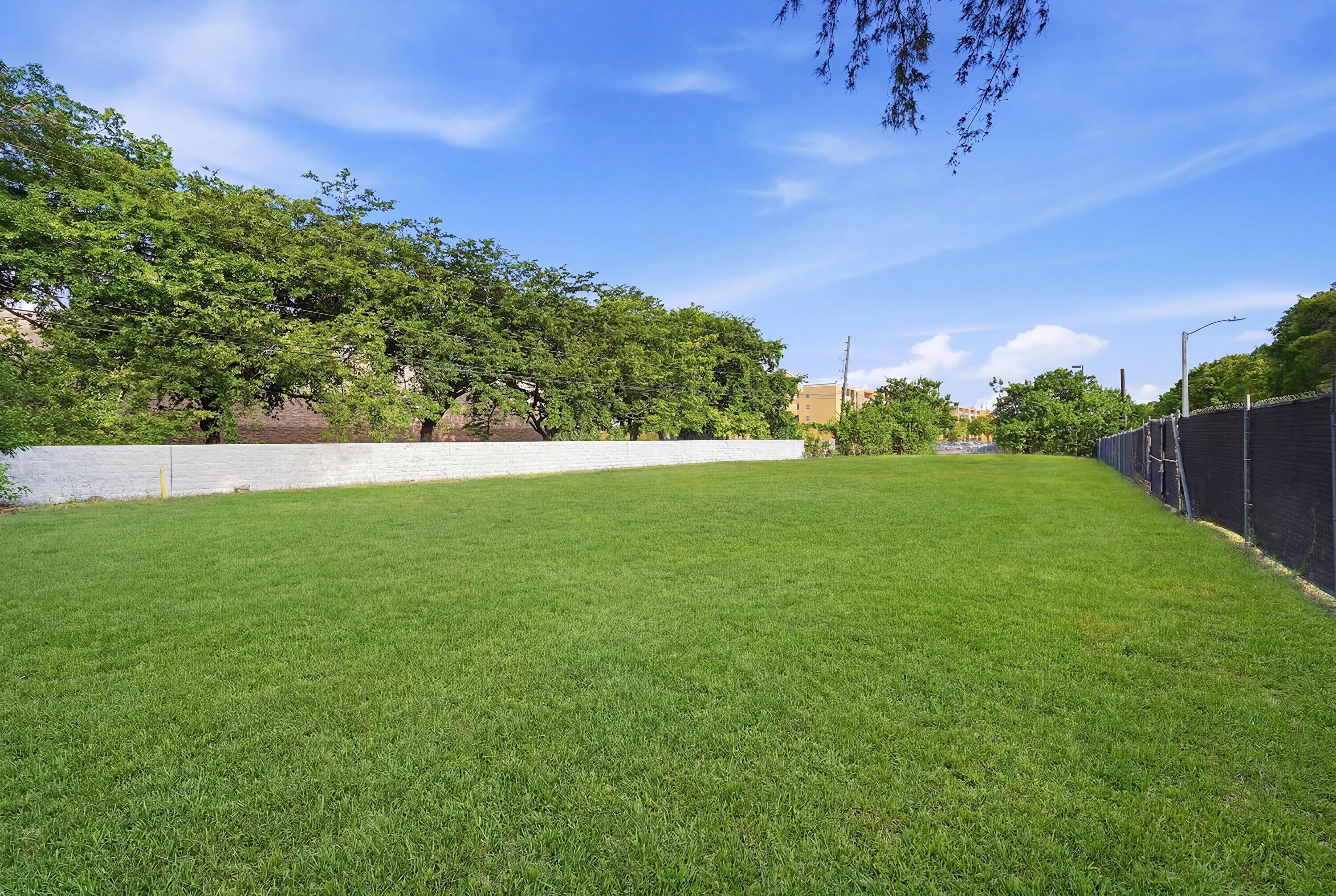 1800 N Sherman Circle Property Photo 22