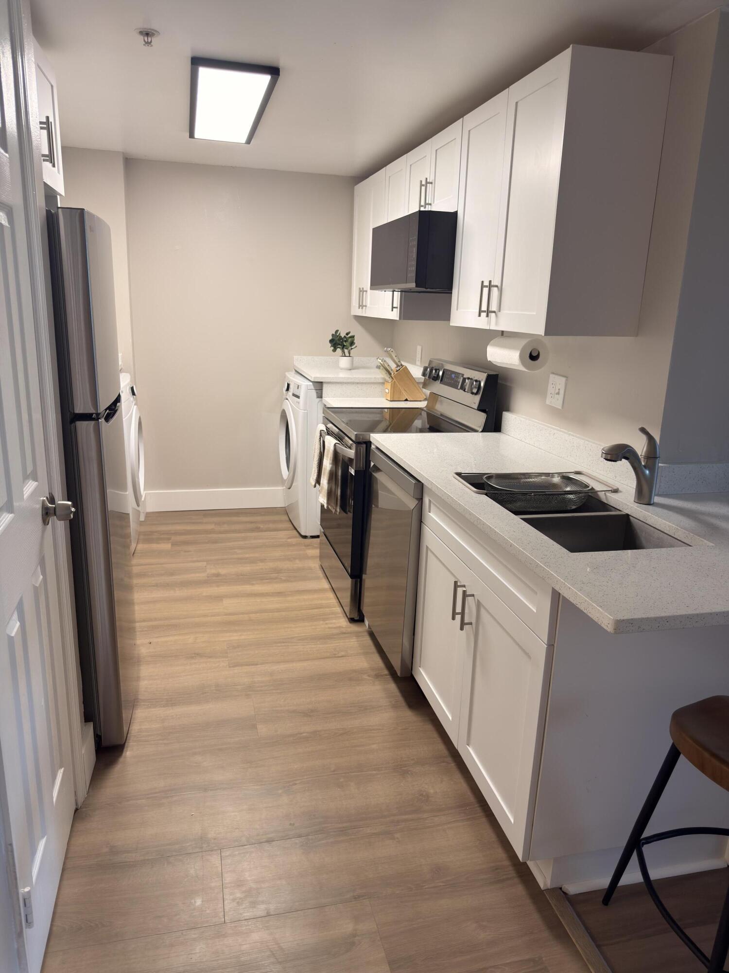 2060 Greenview Shores Boulevard Property Photo 18