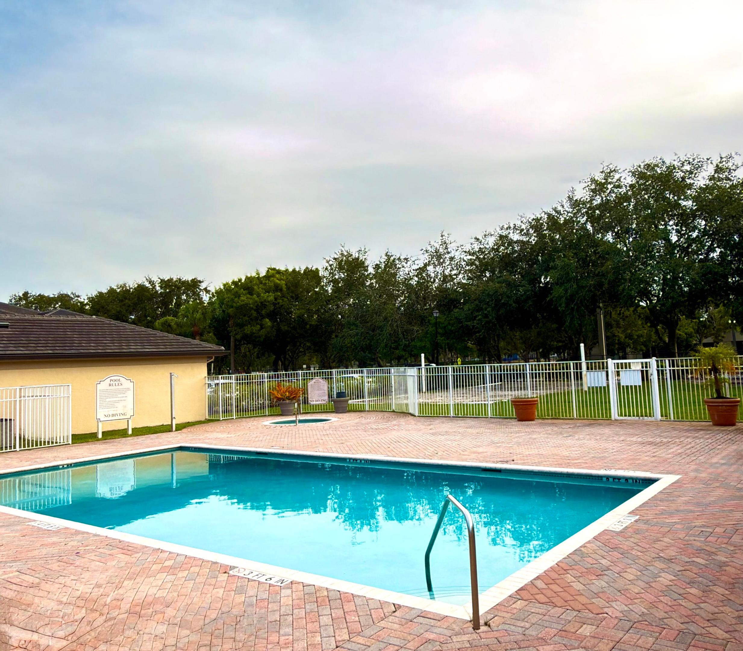 2060 Greenview Shores Boulevard Property Photo 20