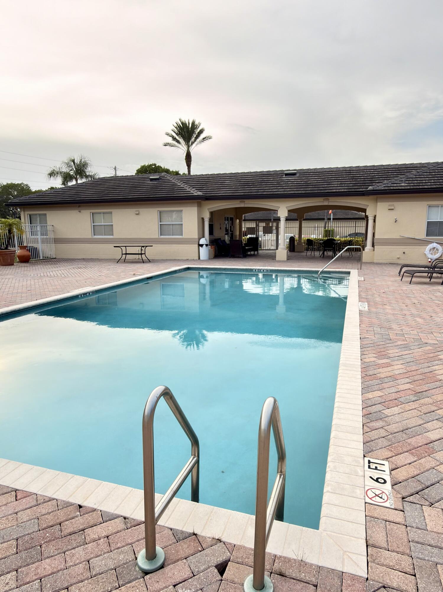 2060 Greenview Shores Boulevard Property Photo 21