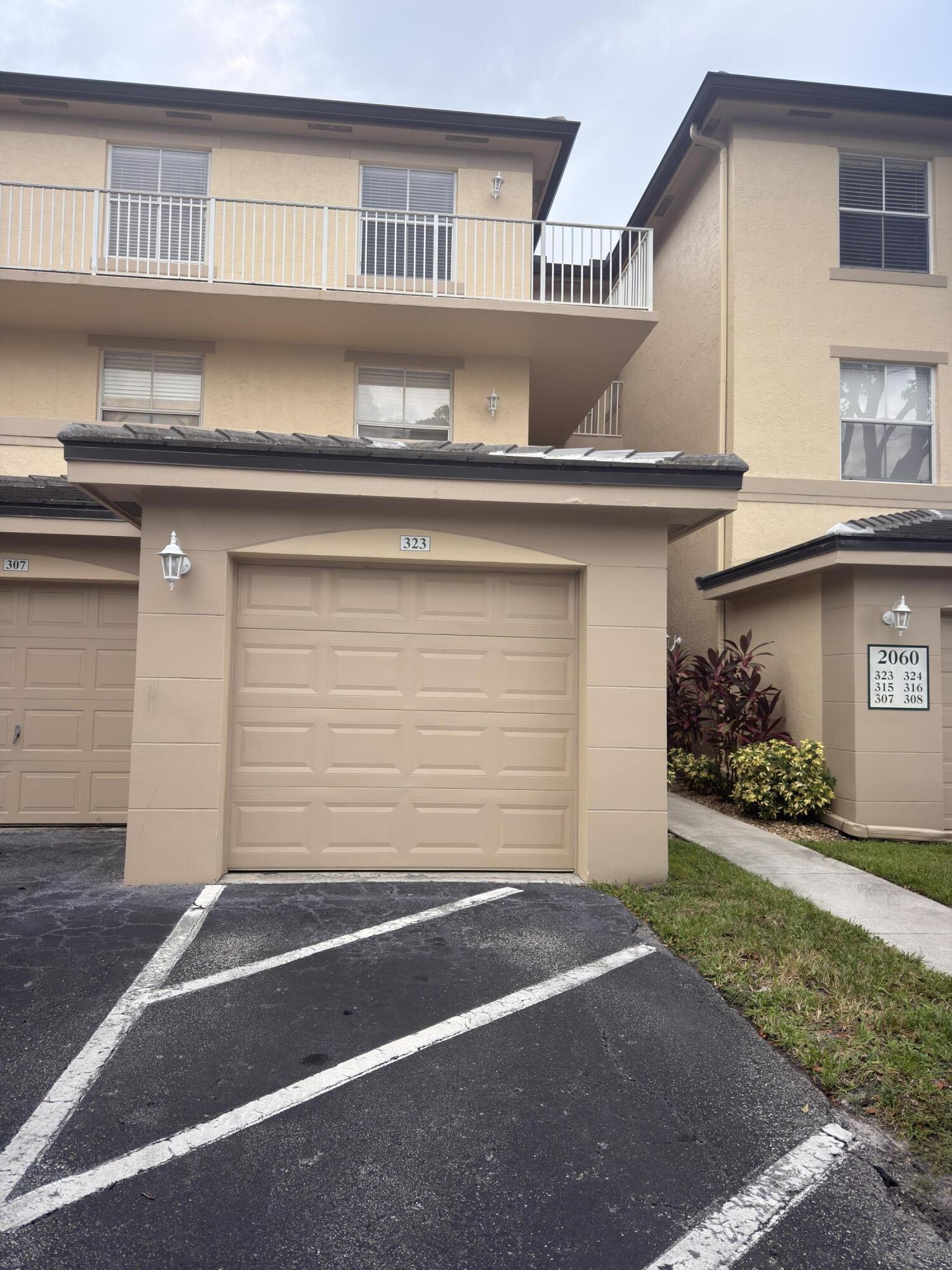 2060 Greenview Shores Boulevard Property Photo 23