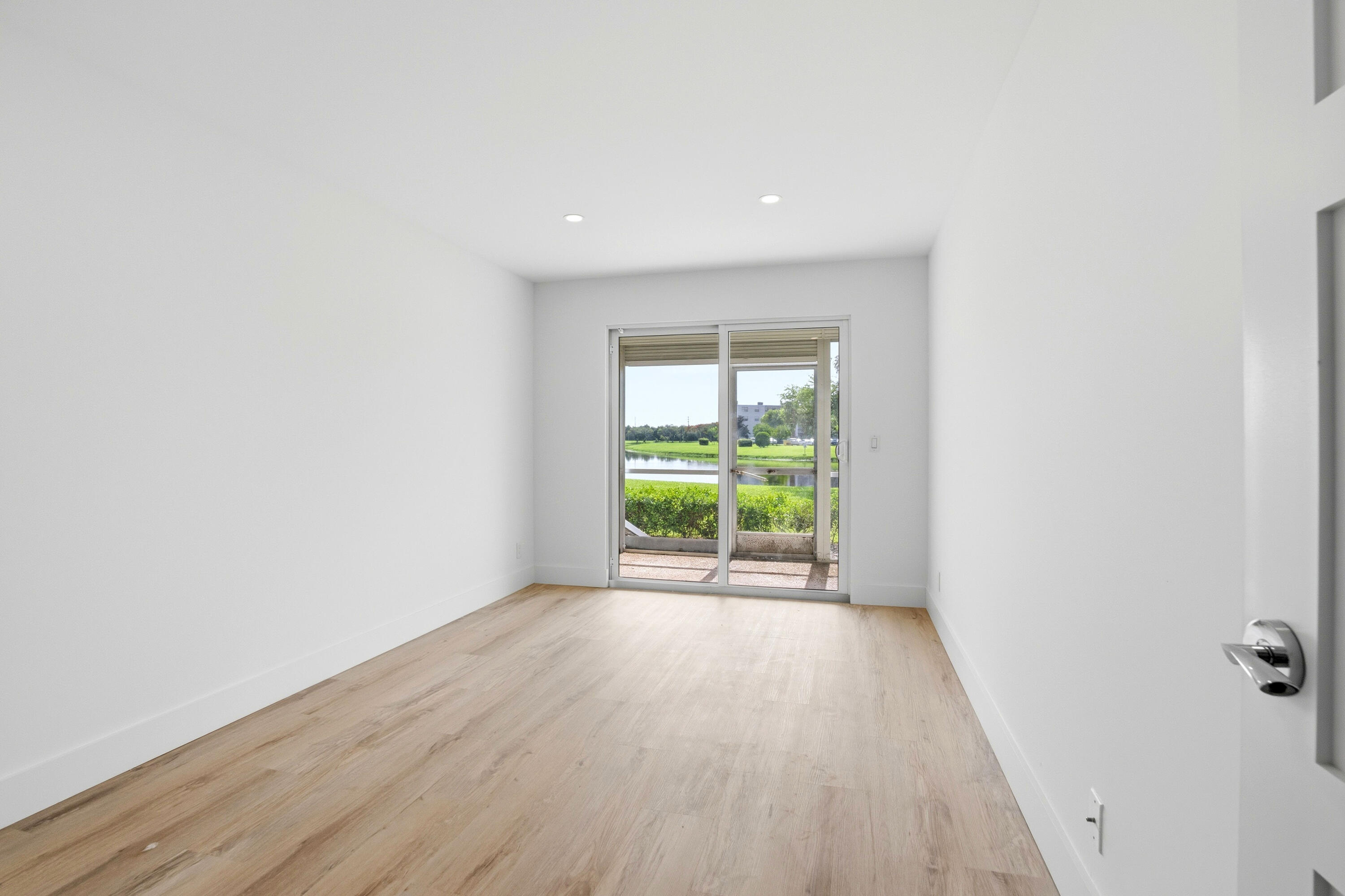 1023 Guildford B Property Photo 6