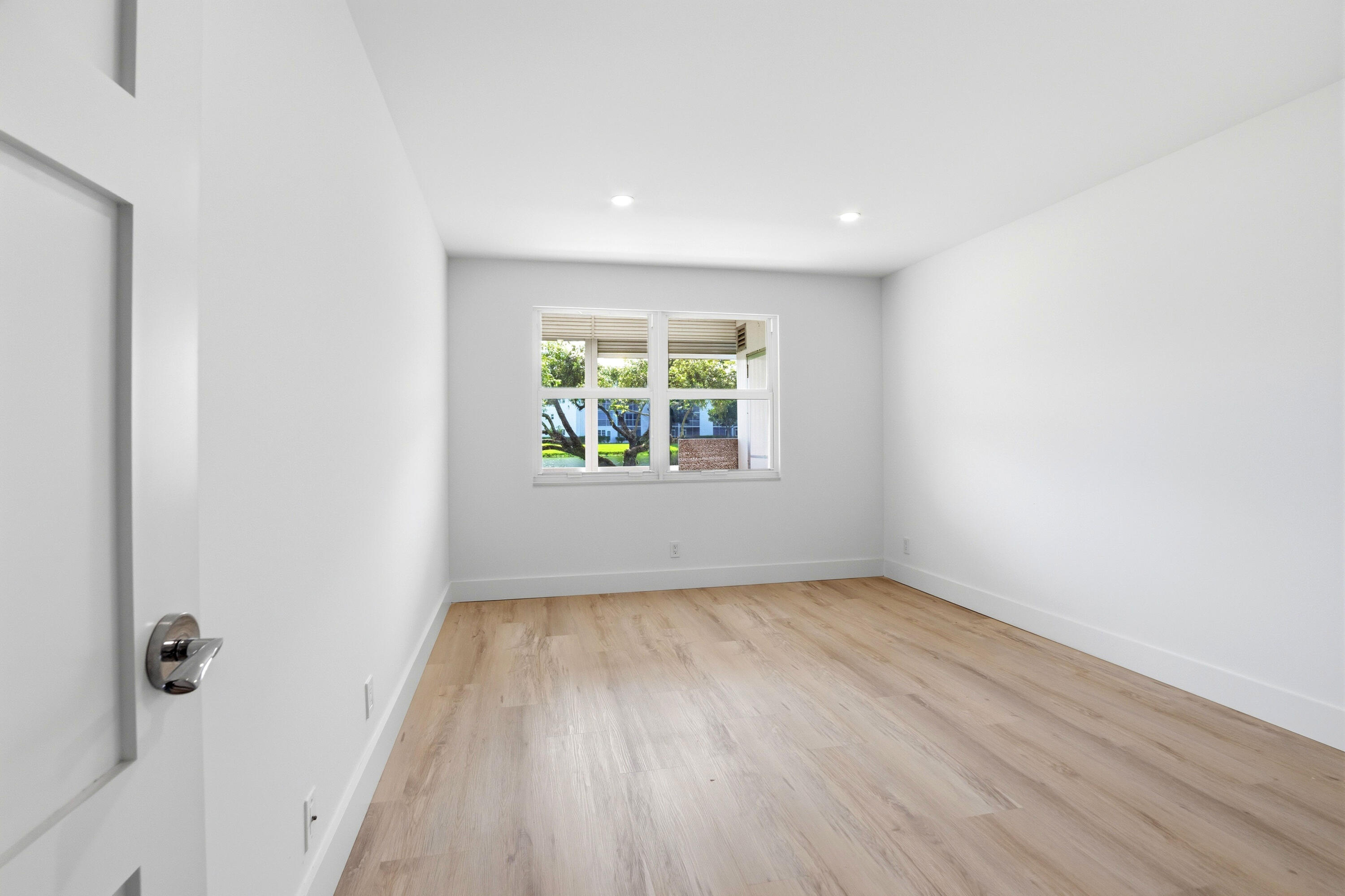 1023 Guildford B Property Photo 10