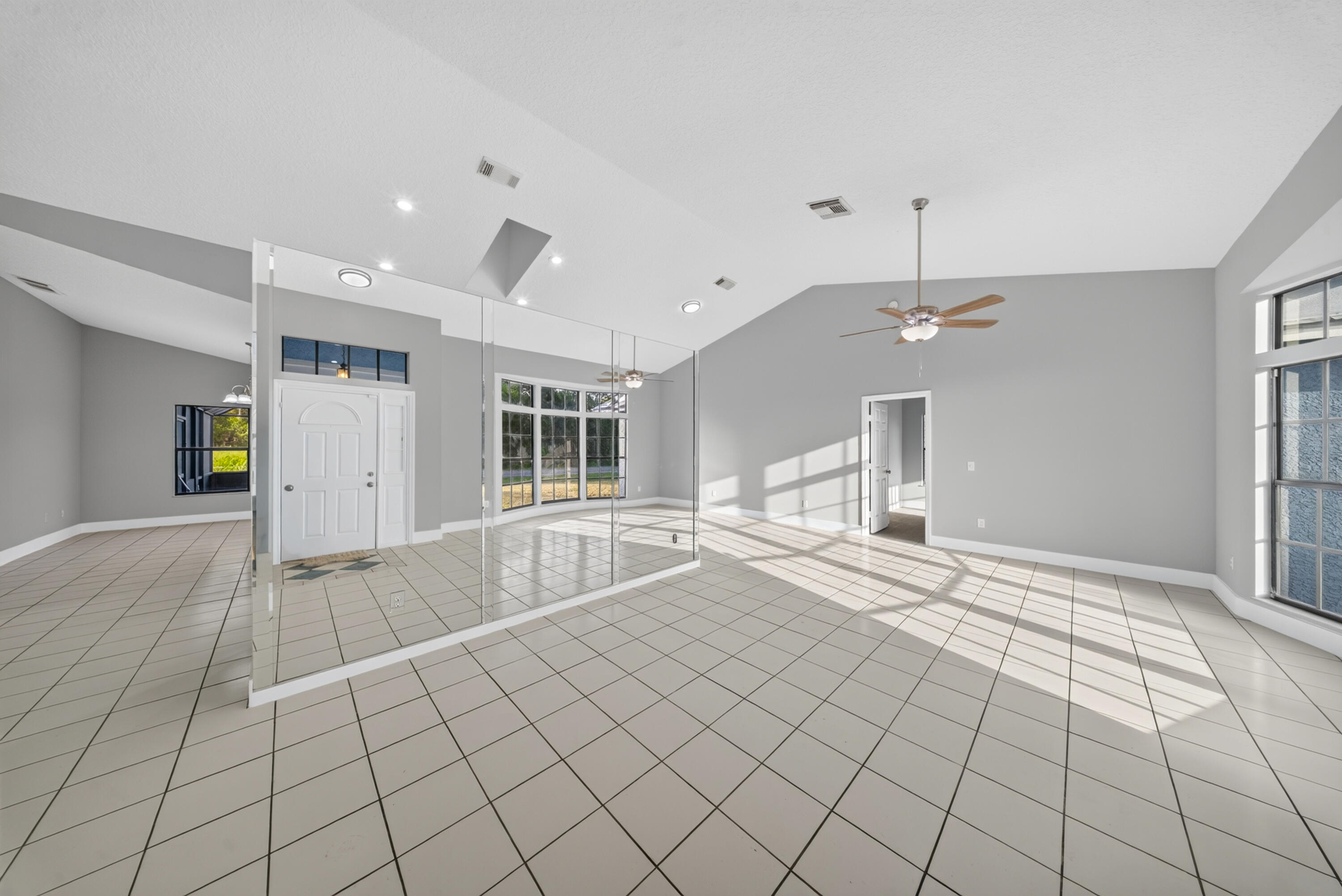4802 Sunset Boulevard Property Photo 6