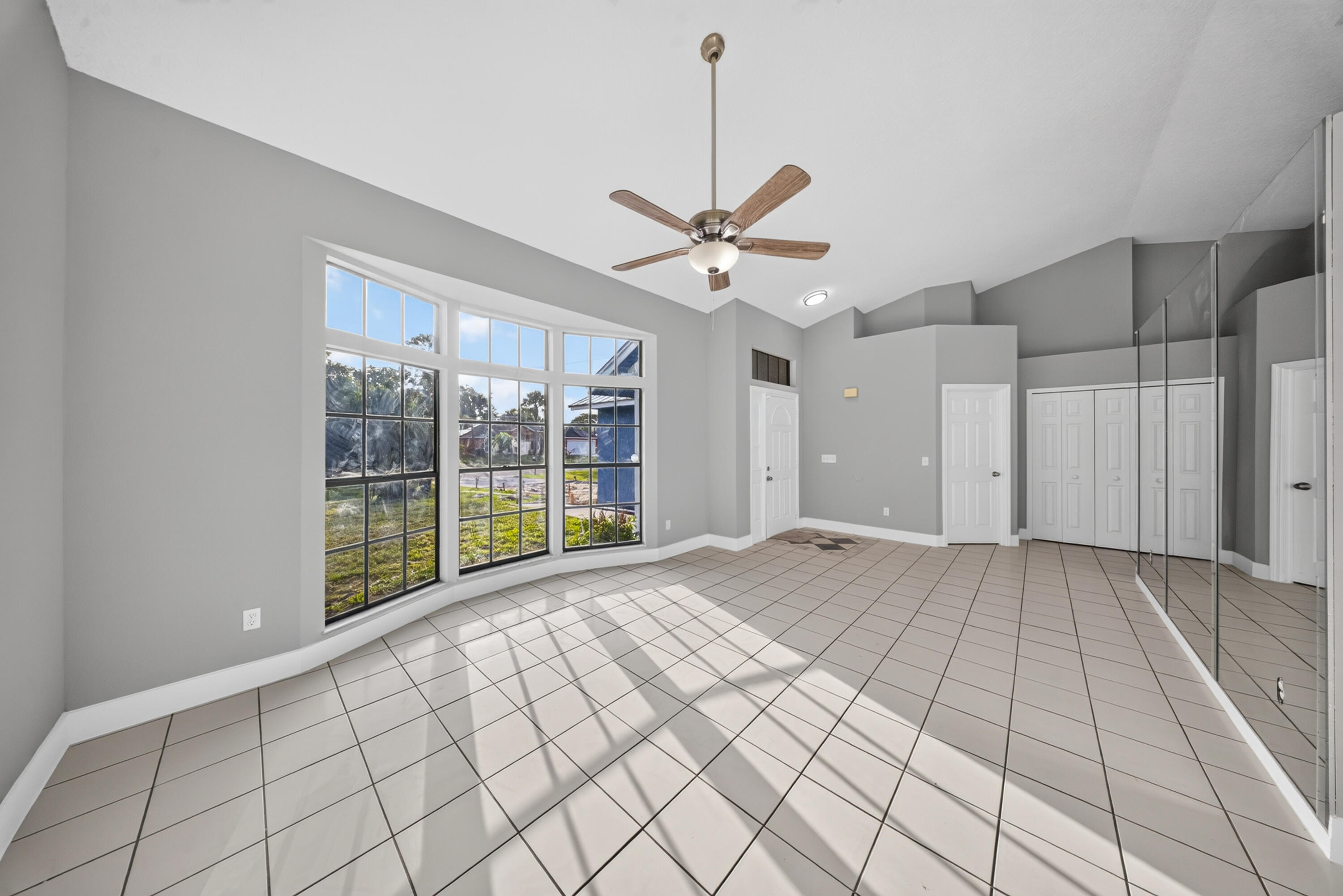 4802 Sunset Boulevard Property Photo 7