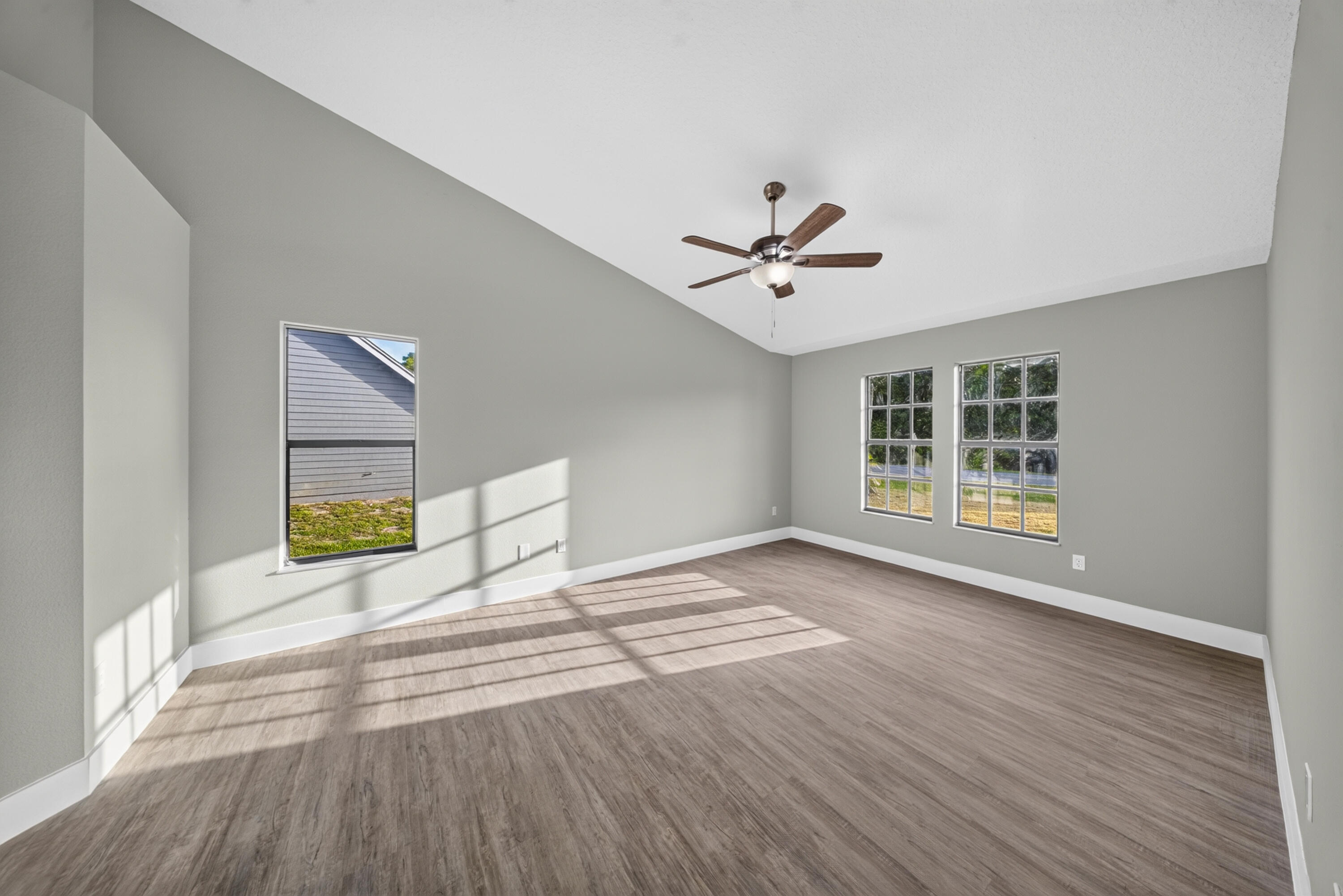 4802 Sunset Boulevard Property Photo 14