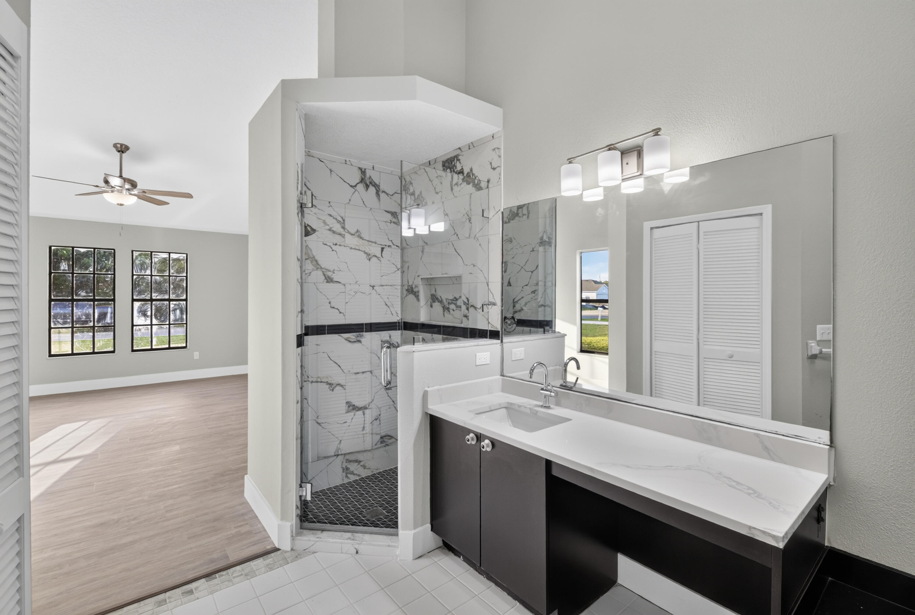 4802 Sunset Boulevard Property Photo 15