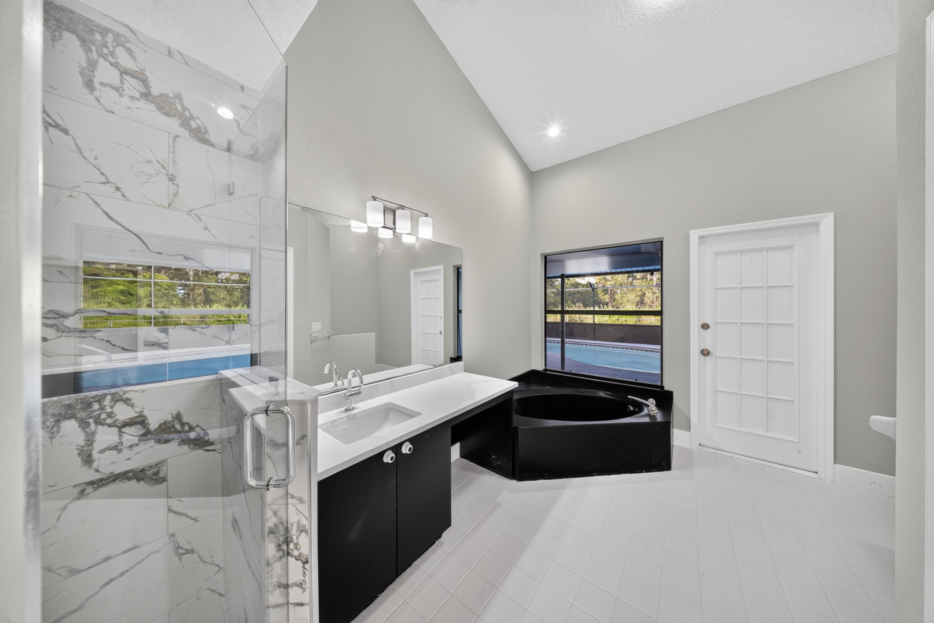 4802 Sunset Boulevard Property Photo 16