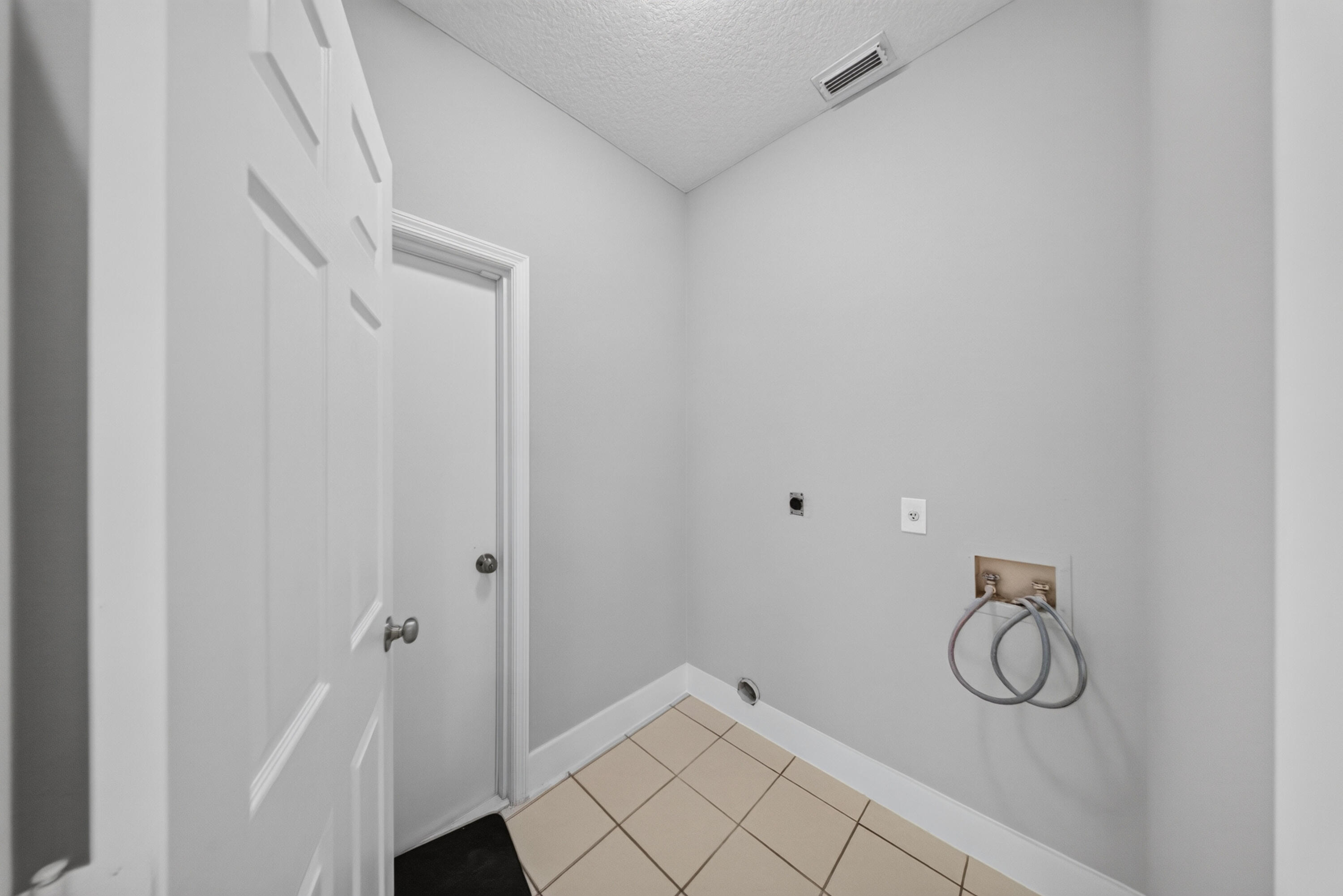 4802 Sunset Boulevard Property Photo 32