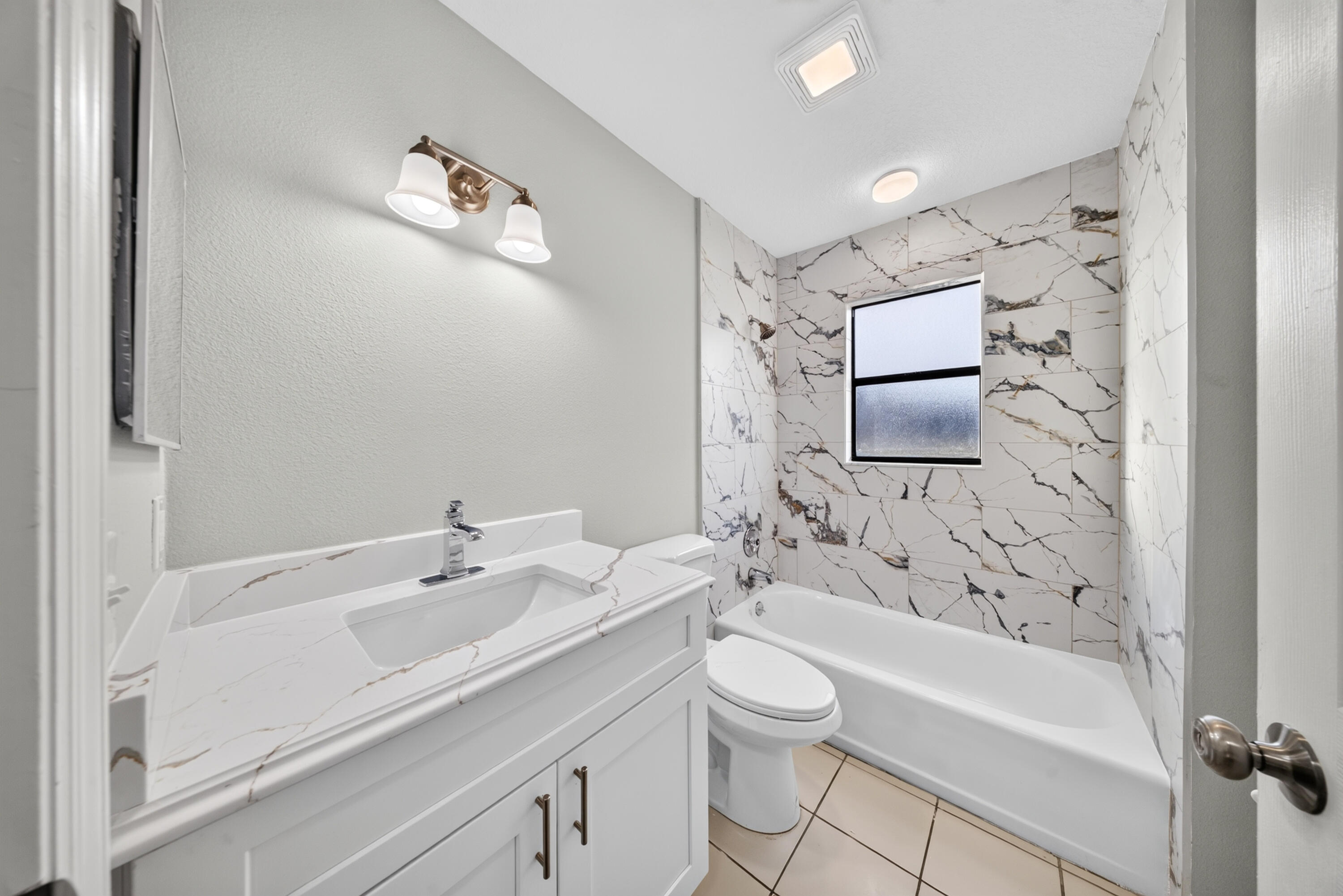 4802 Sunset Boulevard Property Photo 36