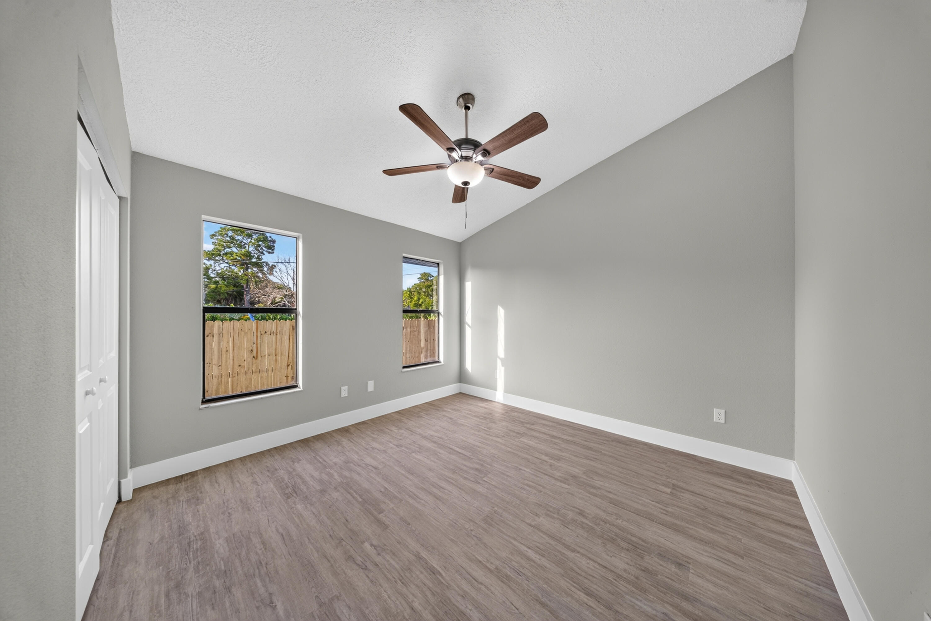 4802 Sunset Boulevard Property Photo 37